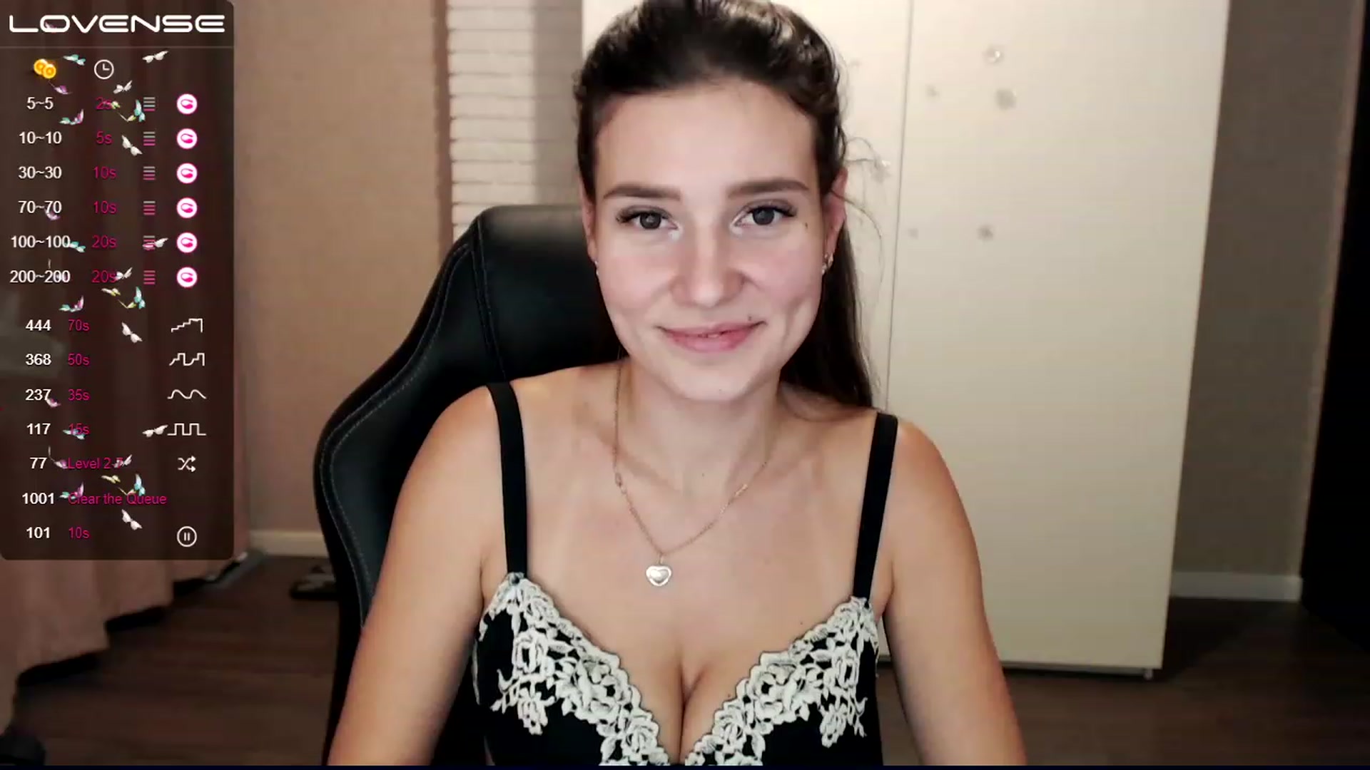 Gallery image thumbnail from HollyMollyy's myfreecams stream on, 12/06/2022, 21:13 image 3 of 20