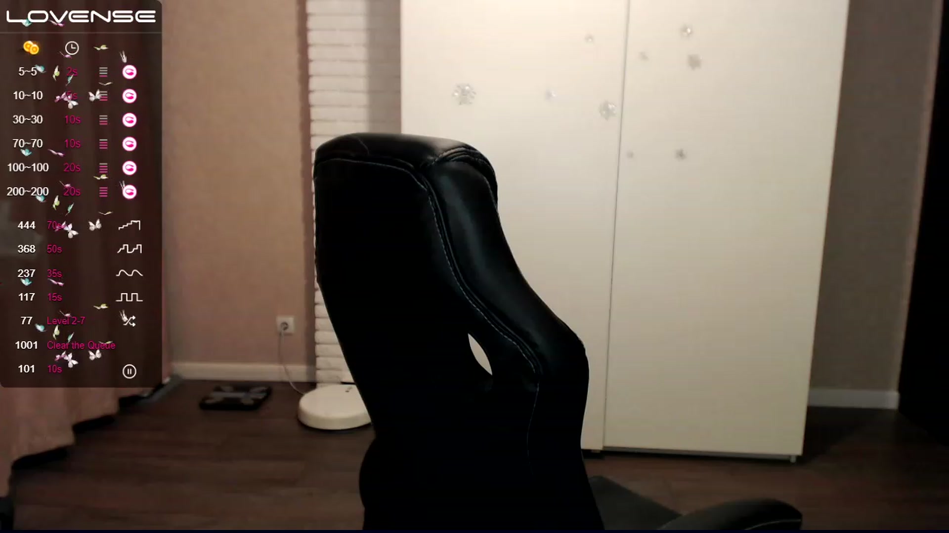 Gallery image thumbnail from HollyMollyy's myfreecams stream on, 12/06/2022, 21:41 image 15 of 20