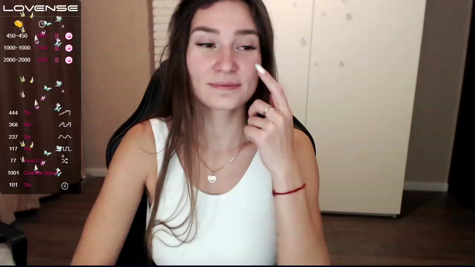 Gallery image thumbnail from HollyMollyy's myfreecams stream on, 12/10/2022, 17:49 image 7 of 20