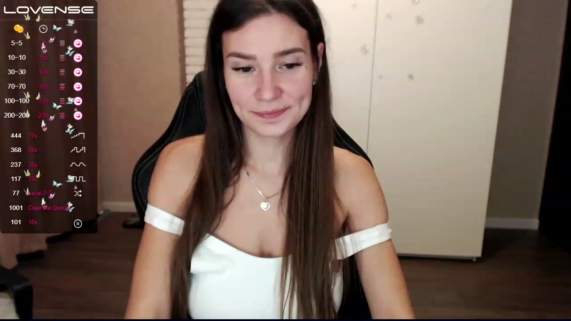 Gallery image thumbnail from HollyMollyy's myfreecams stream on, 12/10/2022, 17:49 image 19 of 20