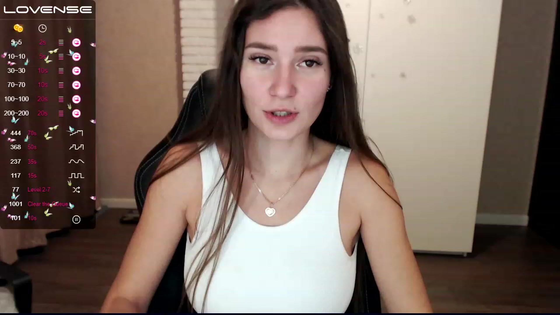 Gallery image thumbnail from HollyMollyy's myfreecams stream on, 12/10/2022, 17:49 image 5 of 20