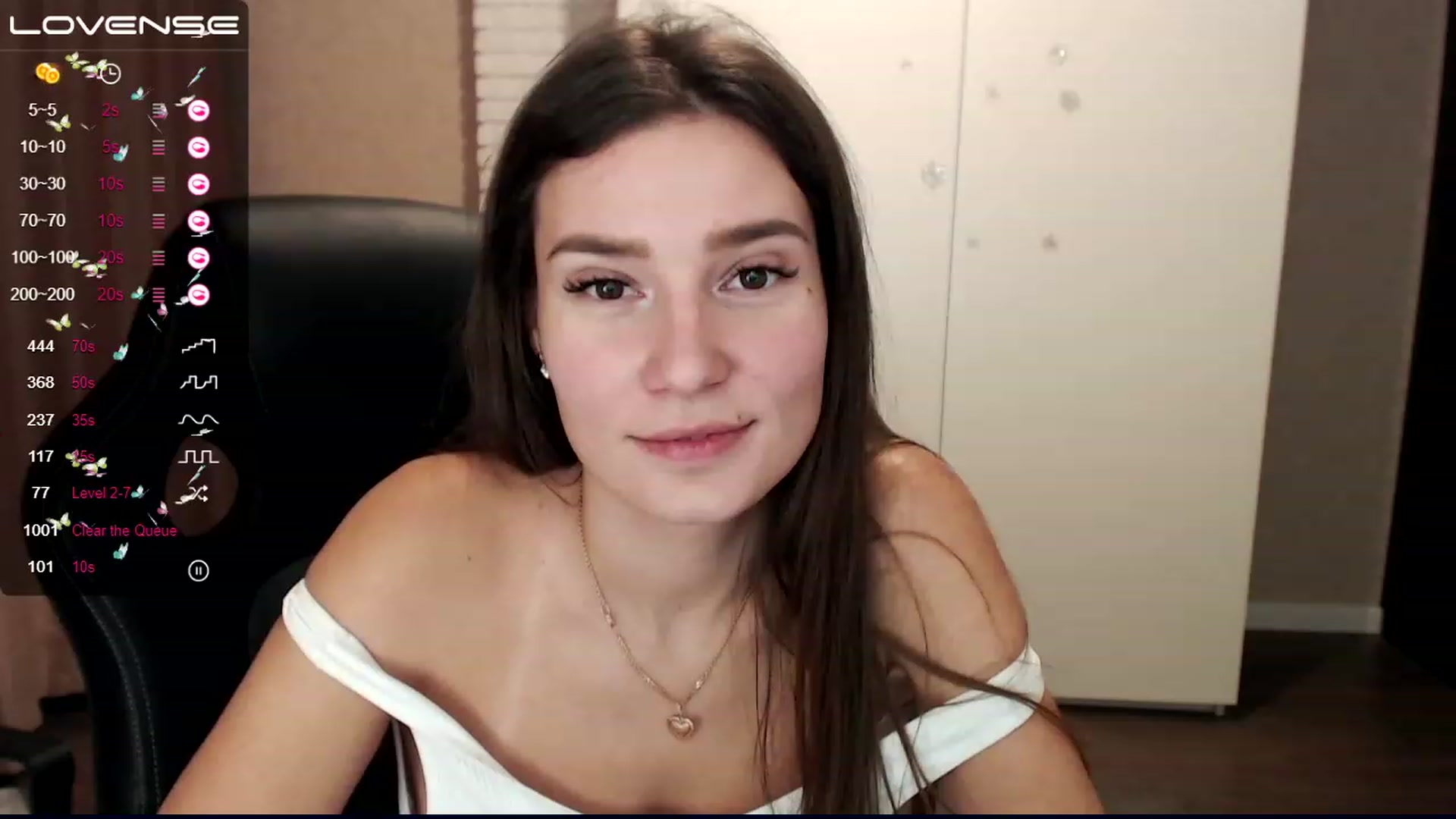 Gallery image thumbnail from HollyMollyy's myfreecams stream on, 12/10/2022, 18:39 image 8 of 20