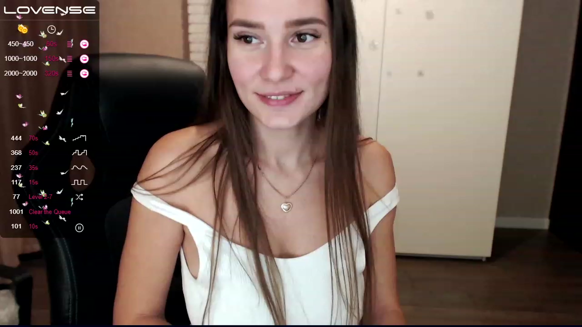 Gallery image thumbnail from HollyMollyy's myfreecams stream on, 12/10/2022, 18:39 image 5 of 20