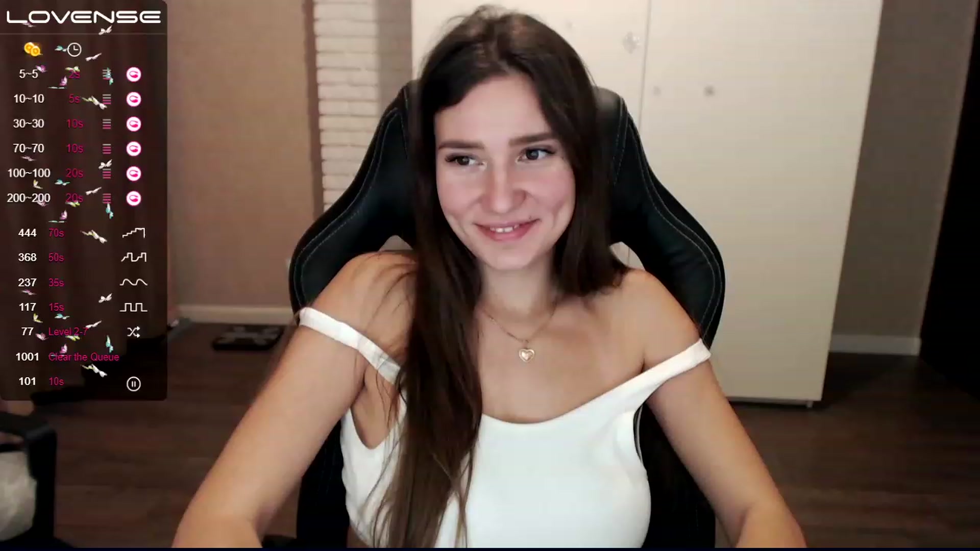 Gallery image thumbnail from HollyMollyy's myfreecams stream on, 12/10/2022, 19:13 image 1 of 20