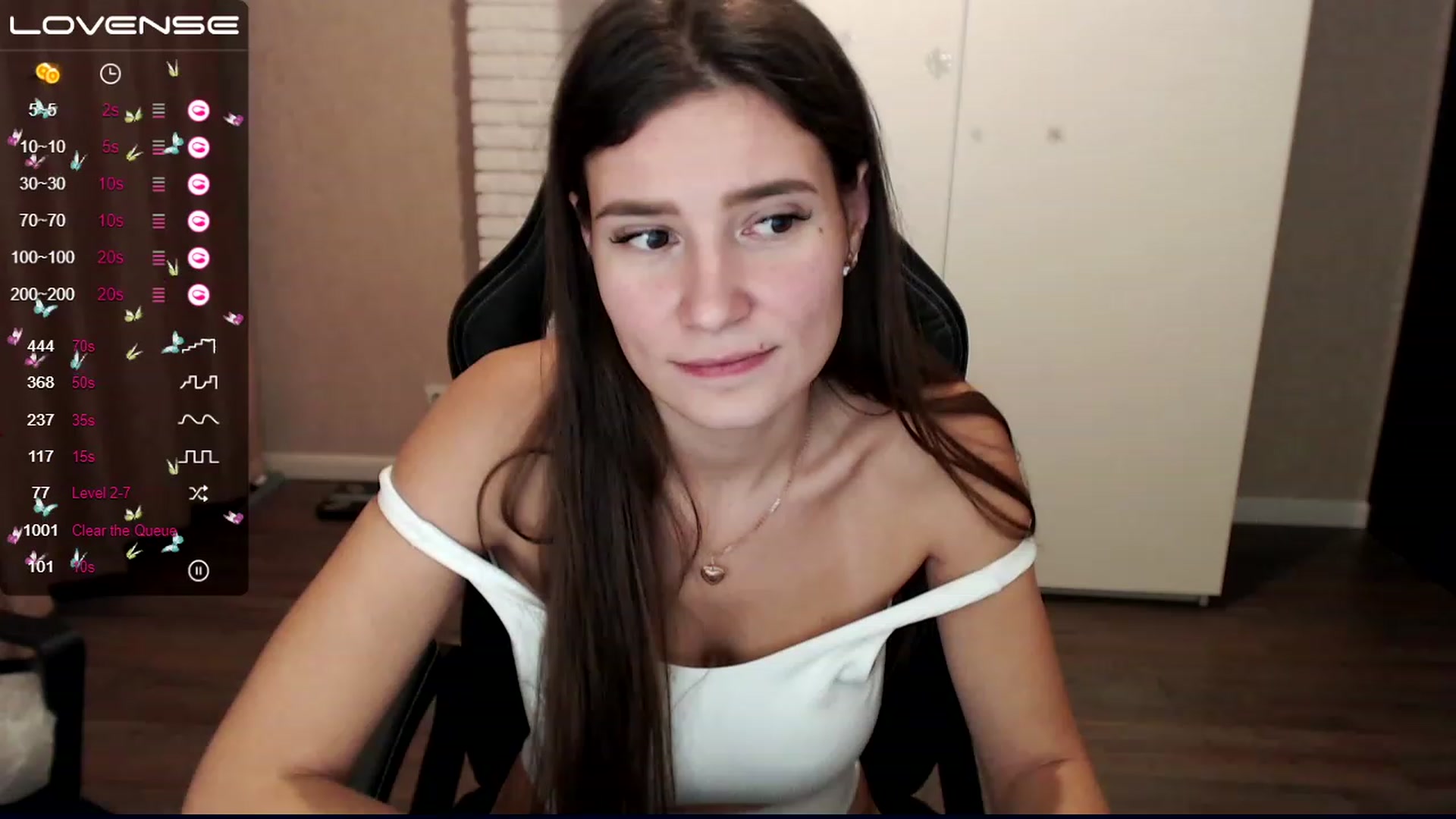 Gallery image thumbnail from HollyMollyy's myfreecams stream on, 12/10/2022, 19:13 image 8 of 20