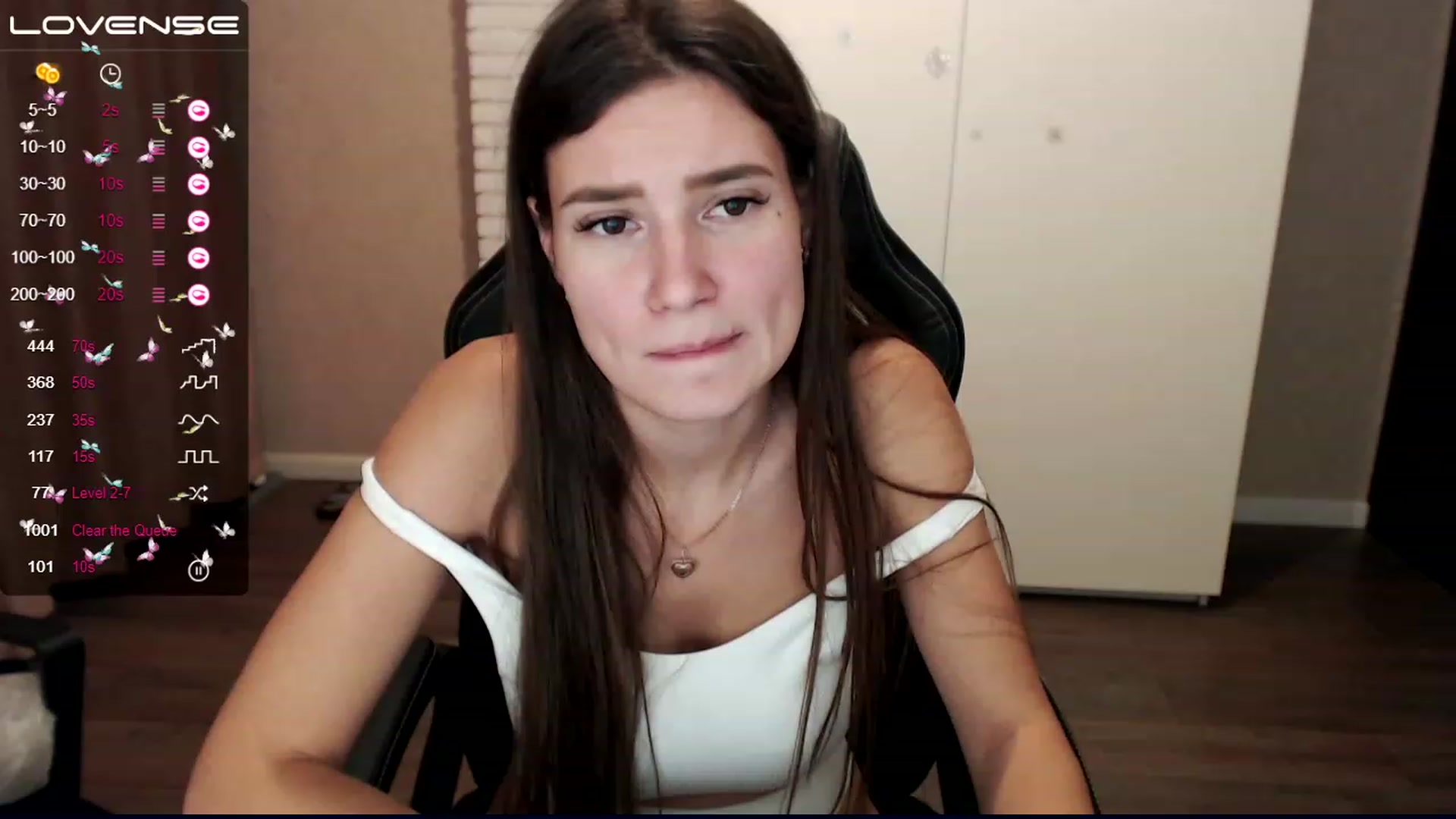 Gallery image thumbnail from HollyMollyy's myfreecams stream on, 12/10/2022, 19:13 image 9 of 20