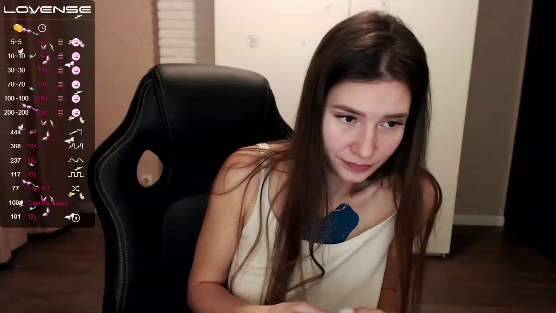 Gallery image thumbnail from HollyMollyy's myfreecams stream on, 12/16/2022, 24:10 image 5 of 20