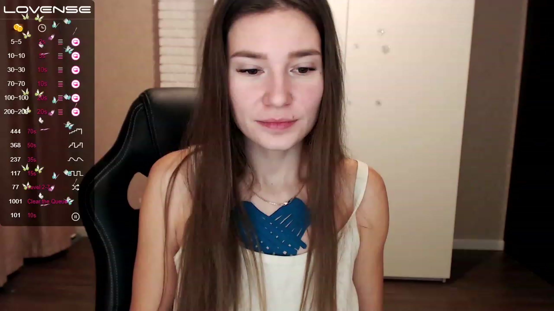 Gallery image thumbnail from HollyMollyy's myfreecams stream on, 12/16/2022, 24:10 image 3 of 20