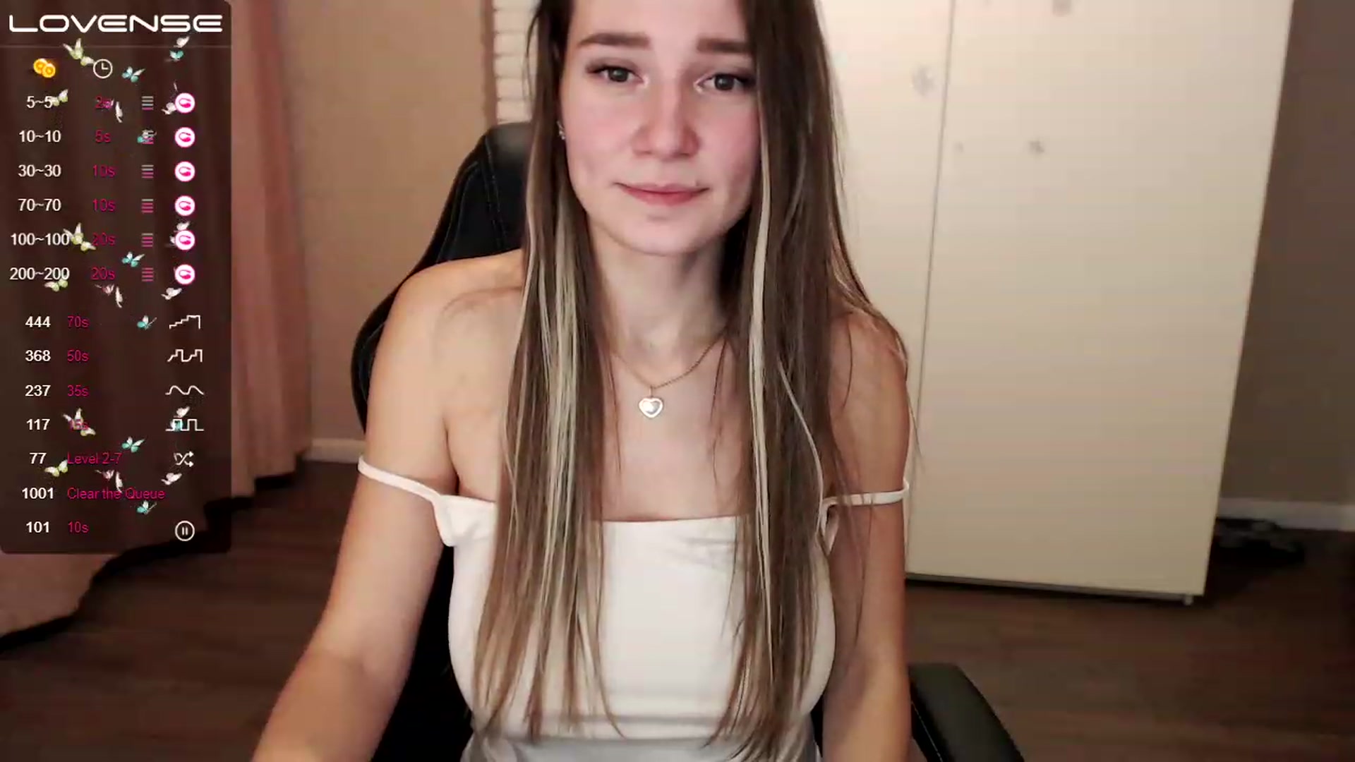 Gallery image thumbnail from HollyMollyy's myfreecams stream on, 01/17/2023, 17:07 image 6 of 20