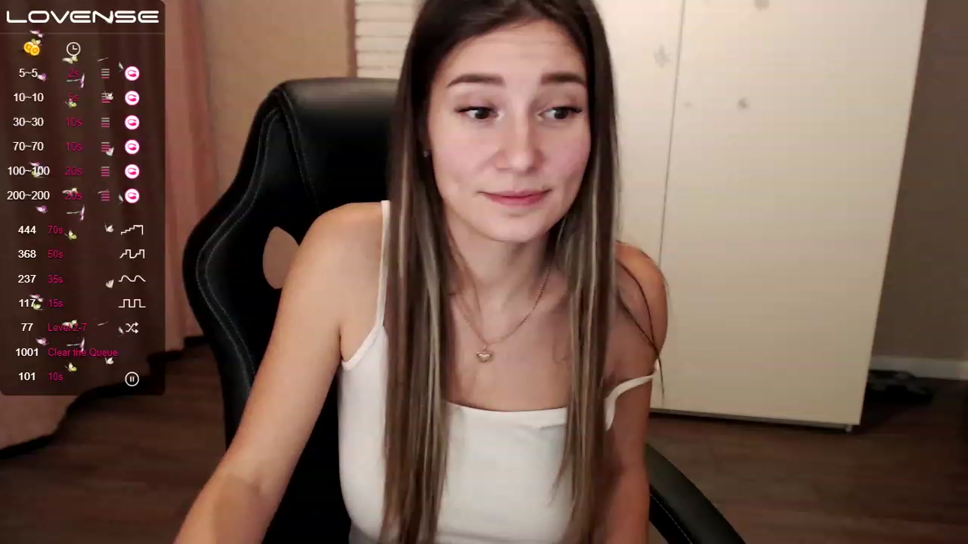 Gallery image thumbnail from HollyMollyy's myfreecams stream on, 01/17/2023, 17:35 image 15 of 20