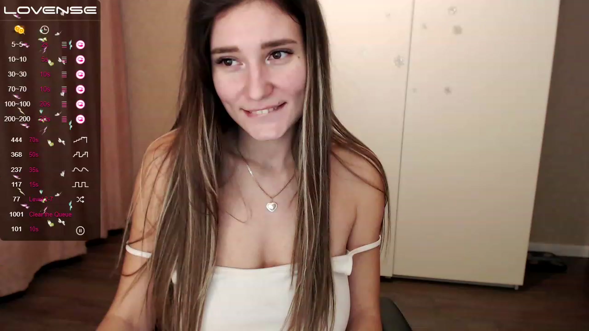 Gallery image thumbnail from HollyMollyy's myfreecams stream on, 01/17/2023, 18:14 image 14 of 20