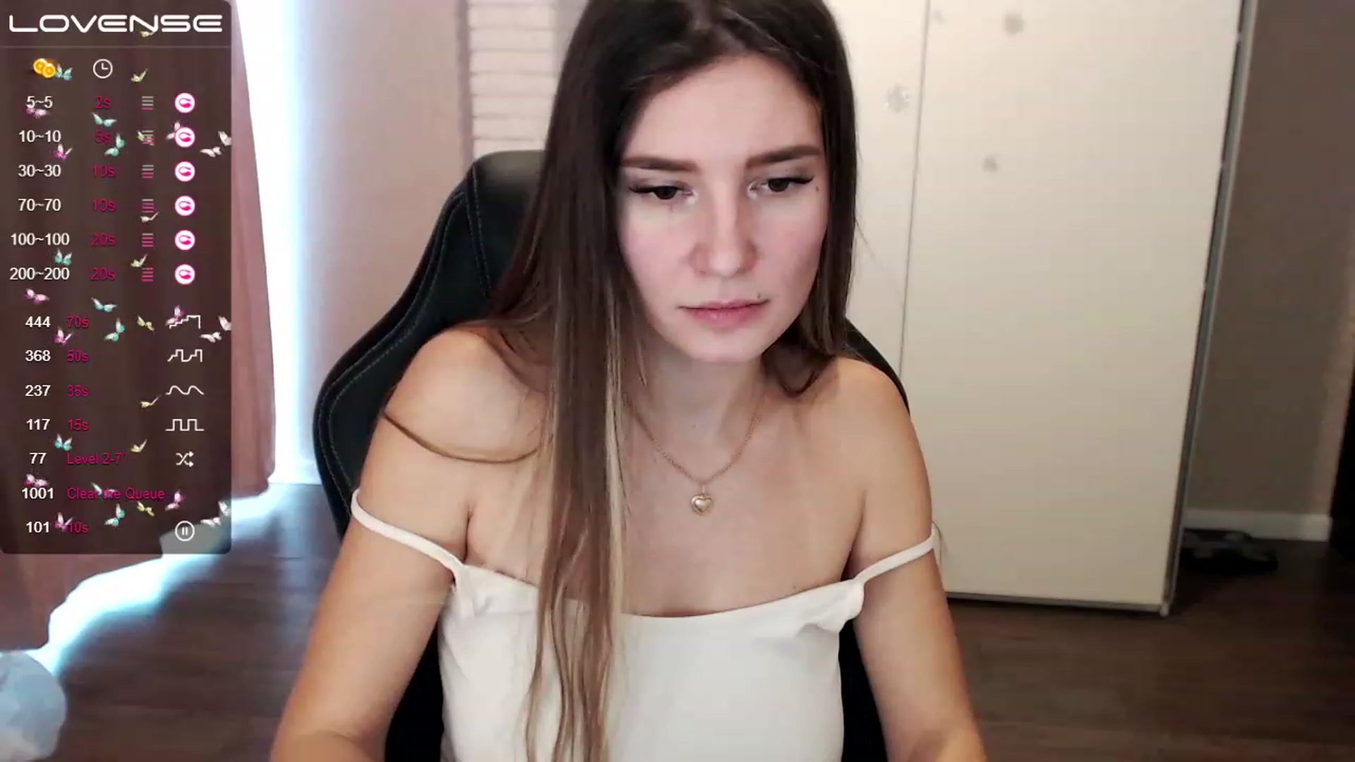 Gallery image thumbnail from HollyMollyy's myfreecams stream on, 01/18/2023, 12:08 image 6 of 20