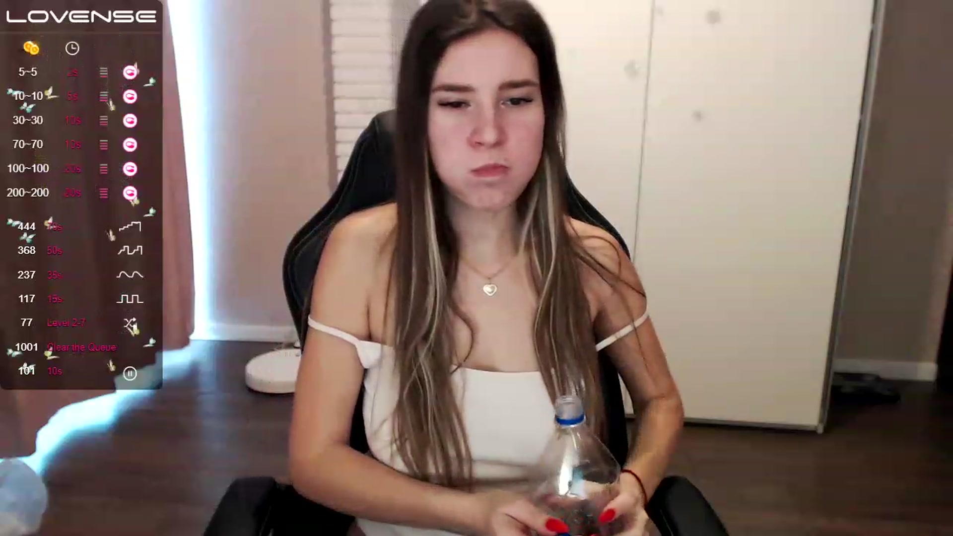 Gallery image thumbnail from HollyMollyy's myfreecams stream on, 01/18/2023, 12:08 image 14 of 20