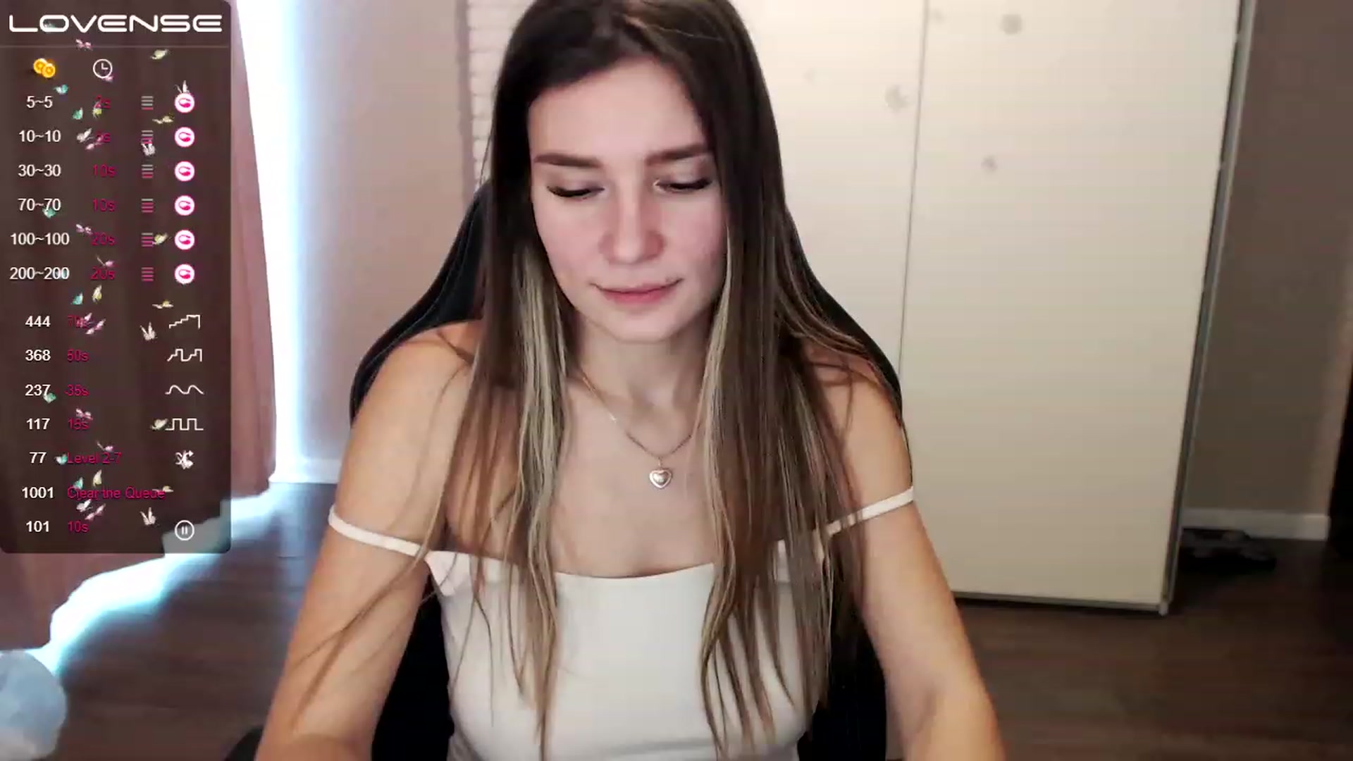 Gallery image thumbnail from HollyMollyy's myfreecams stream on, 01/18/2023, 12:08 image 8 of 20