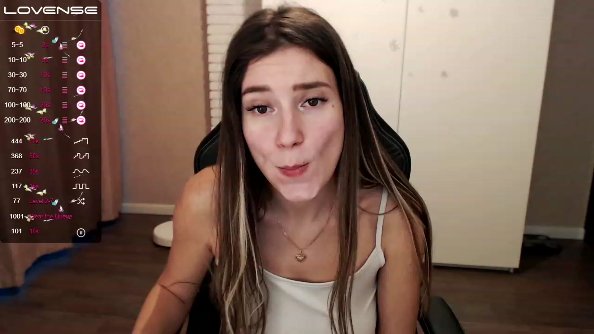 Gallery image thumbnail from HollyMollyy's myfreecams stream on, 01/18/2023, 14:54 image 2 of 20