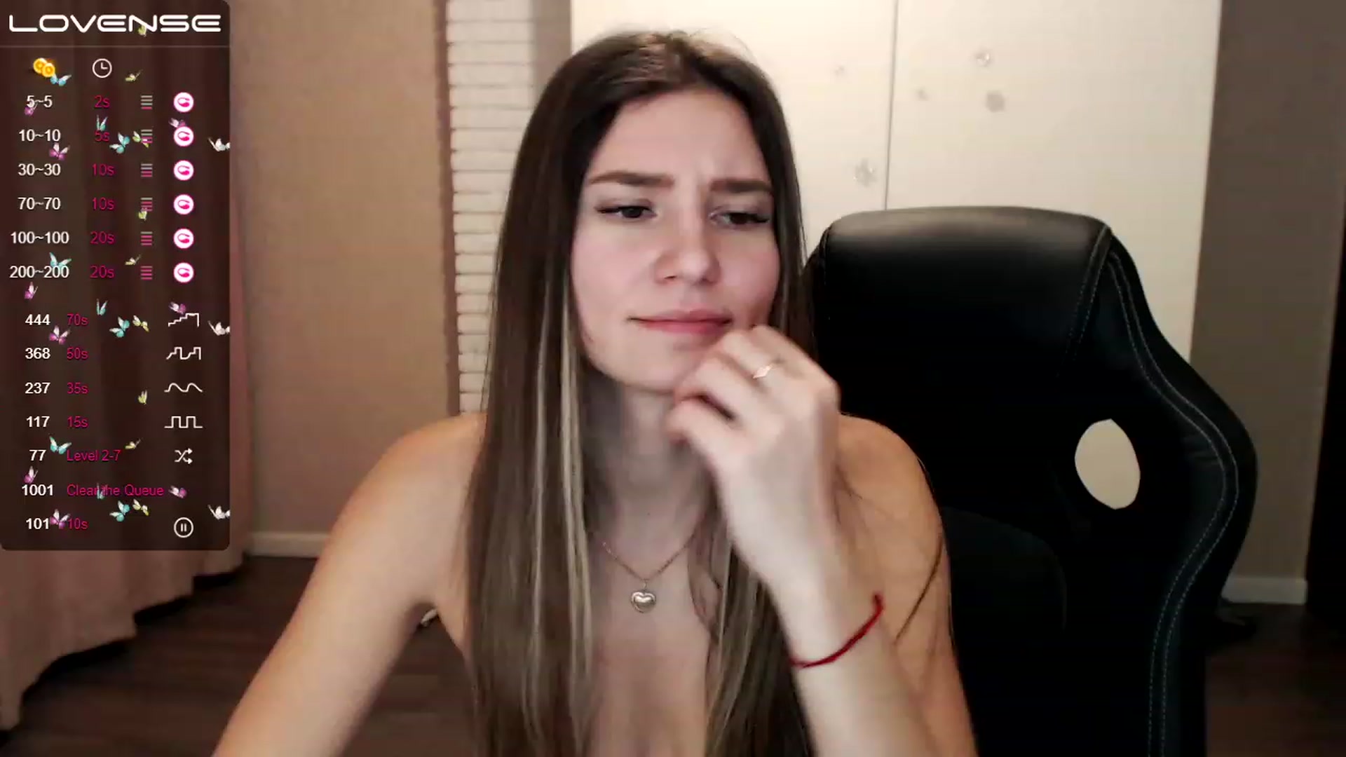 Gallery image thumbnail from HollyMollyy's myfreecams stream on, 01/18/2023, 17:28 image 3 of 20
