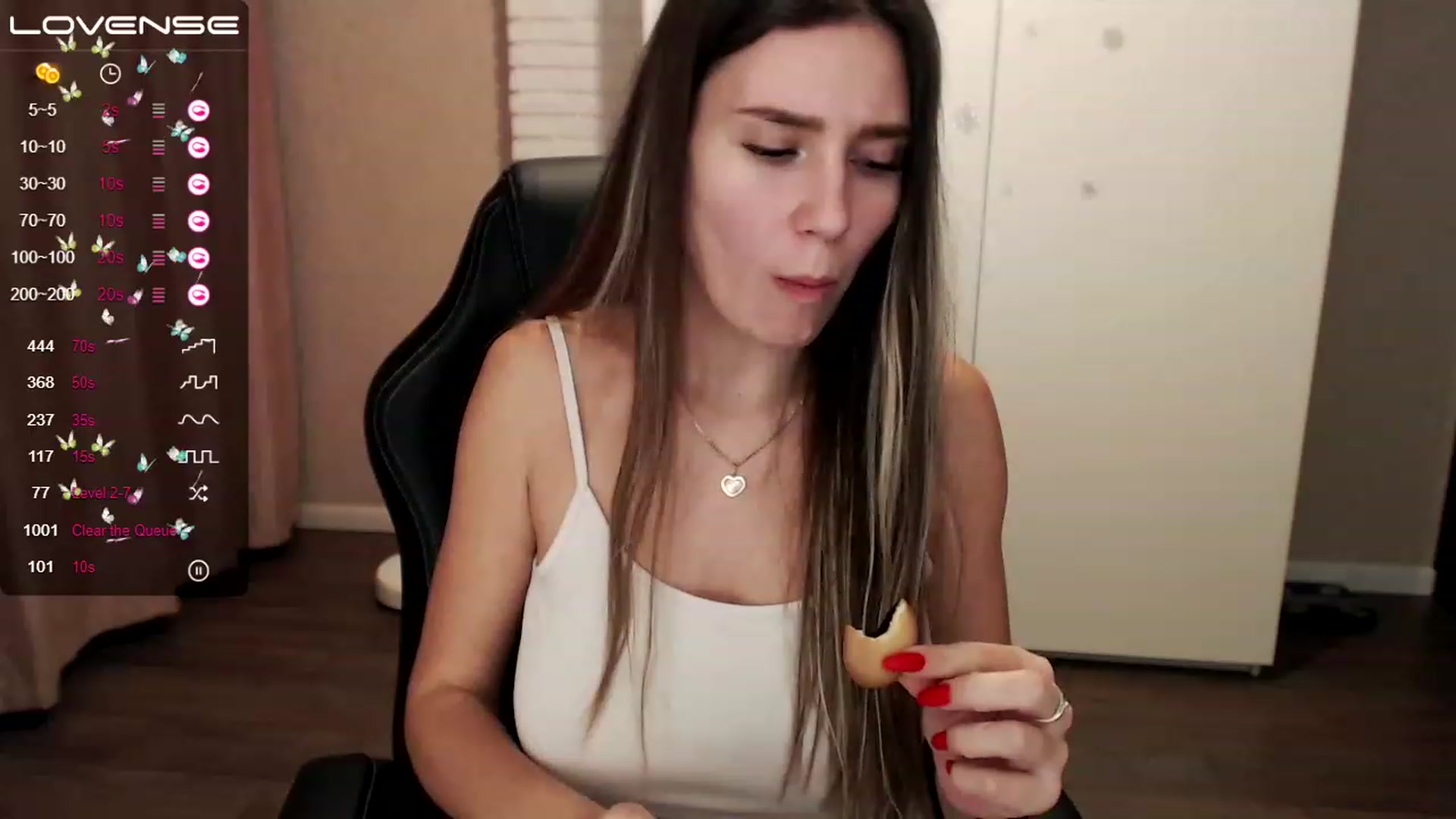 Gallery image thumbnail from HollyMollyy's myfreecams stream on, 01/18/2023, 18:01 image 10 of 20