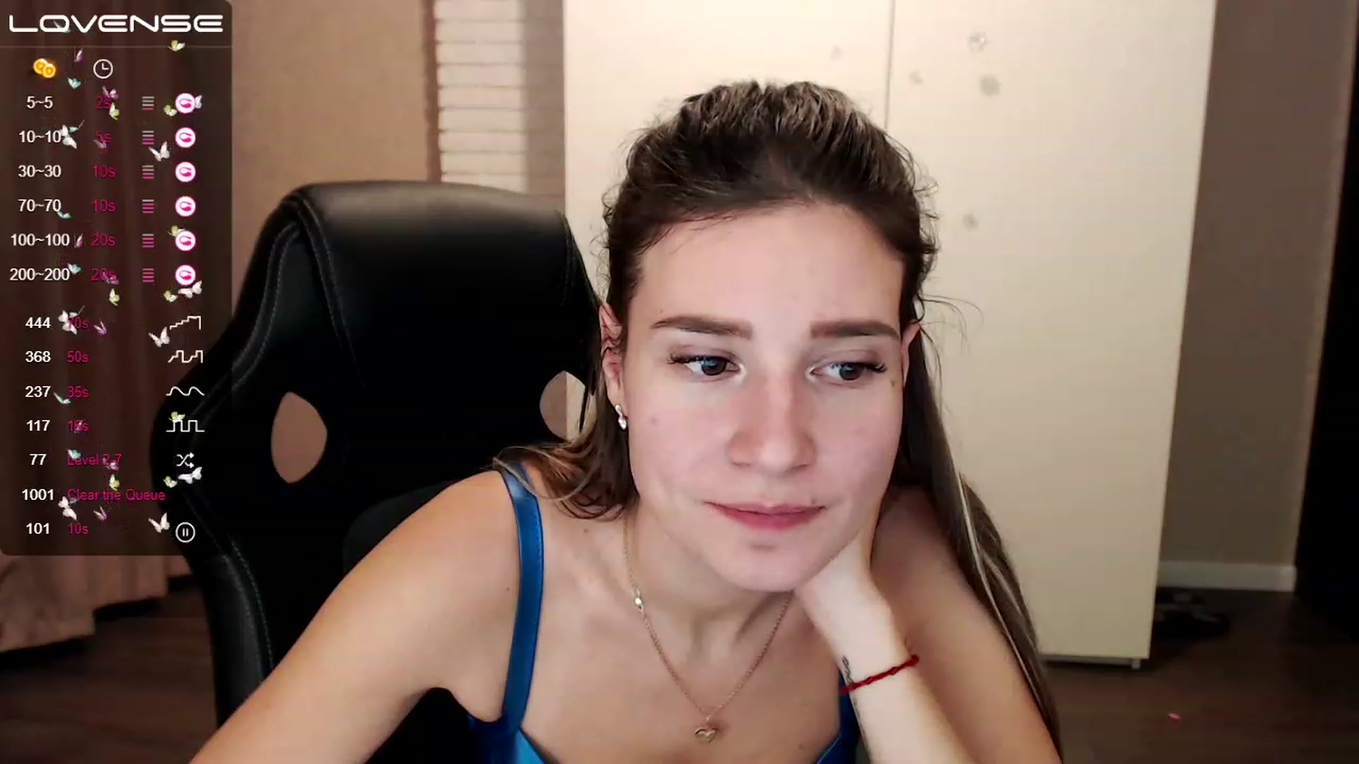 Gallery image thumbnail from HollyMollyy's myfreecams stream on, 01/25/2023, 17:17 image 18 of 20