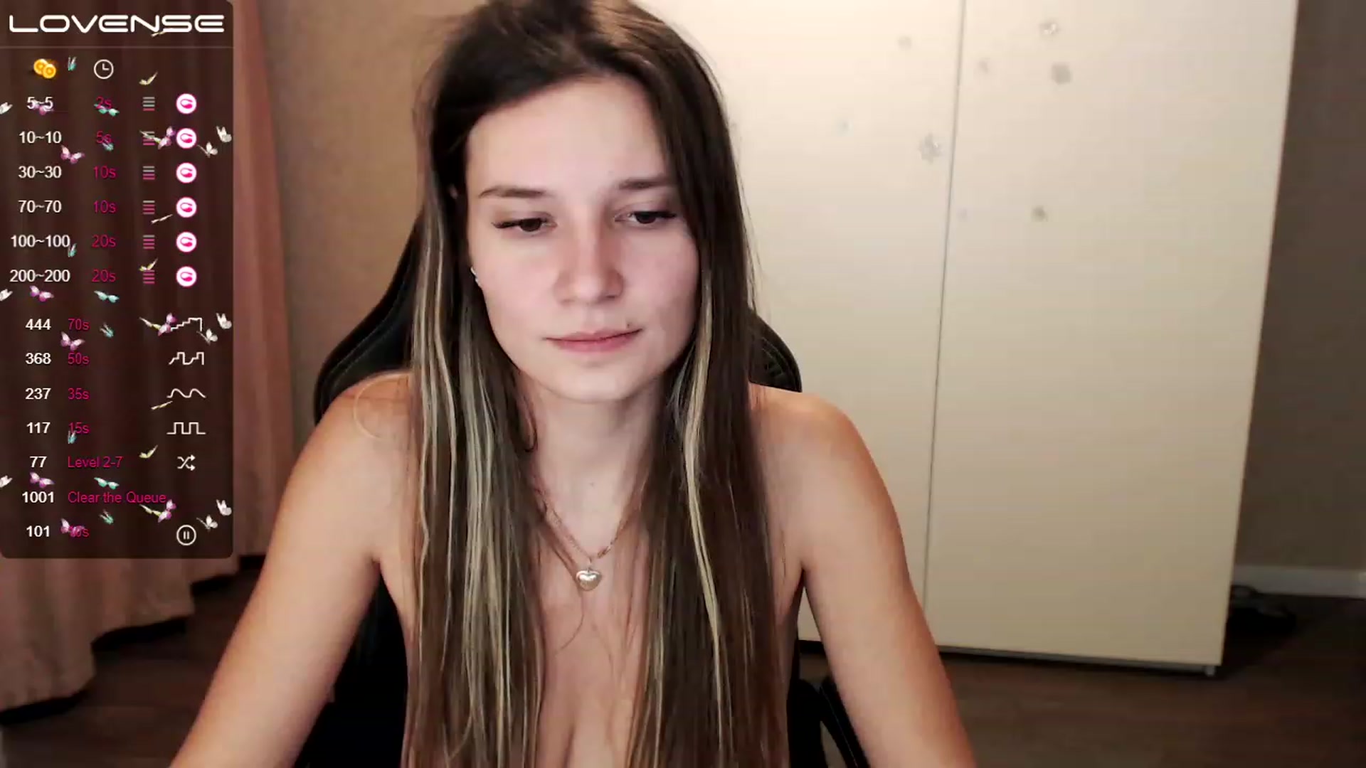 Gallery image thumbnail from HollyMollyy's myfreecams stream on, 01/26/2023, 21:05 image 4 of 20