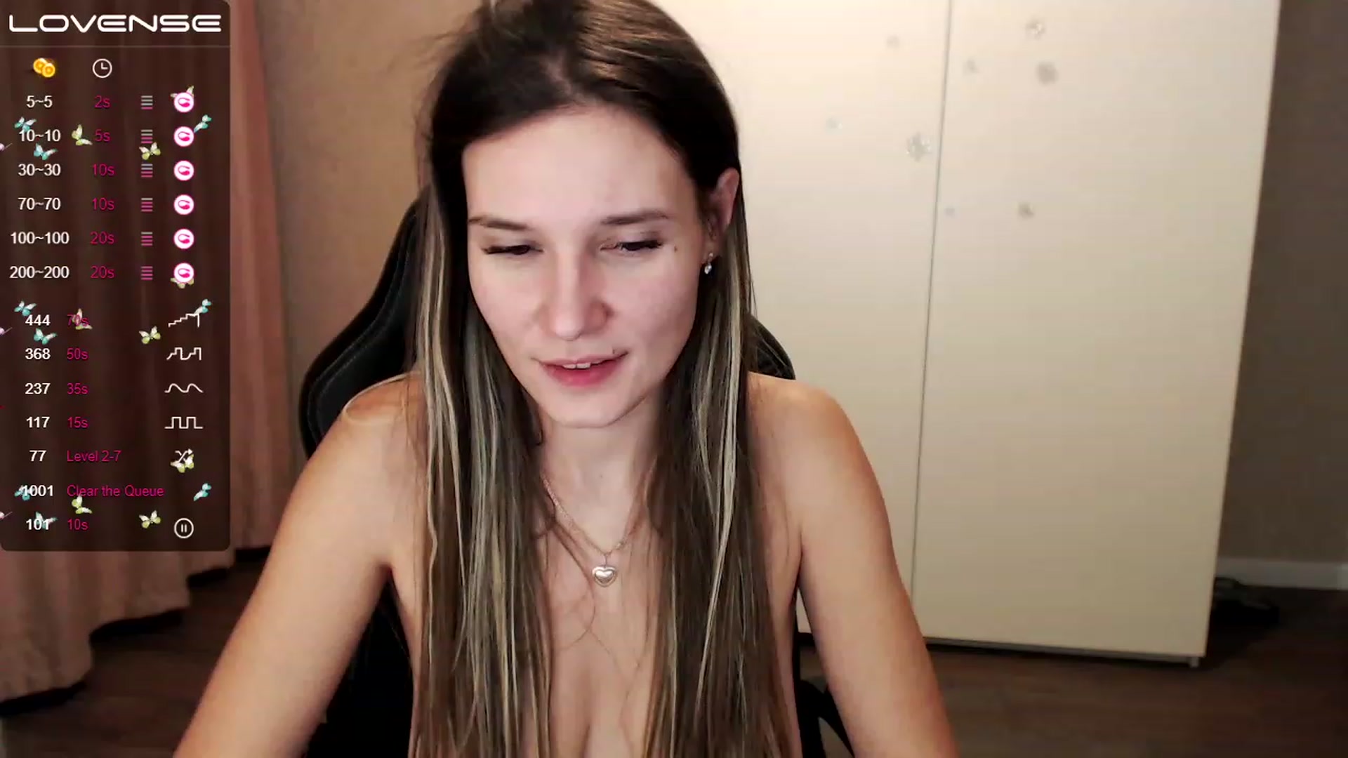 Gallery image thumbnail from HollyMollyy's myfreecams stream on, 01/26/2023, 21:05 image 6 of 20