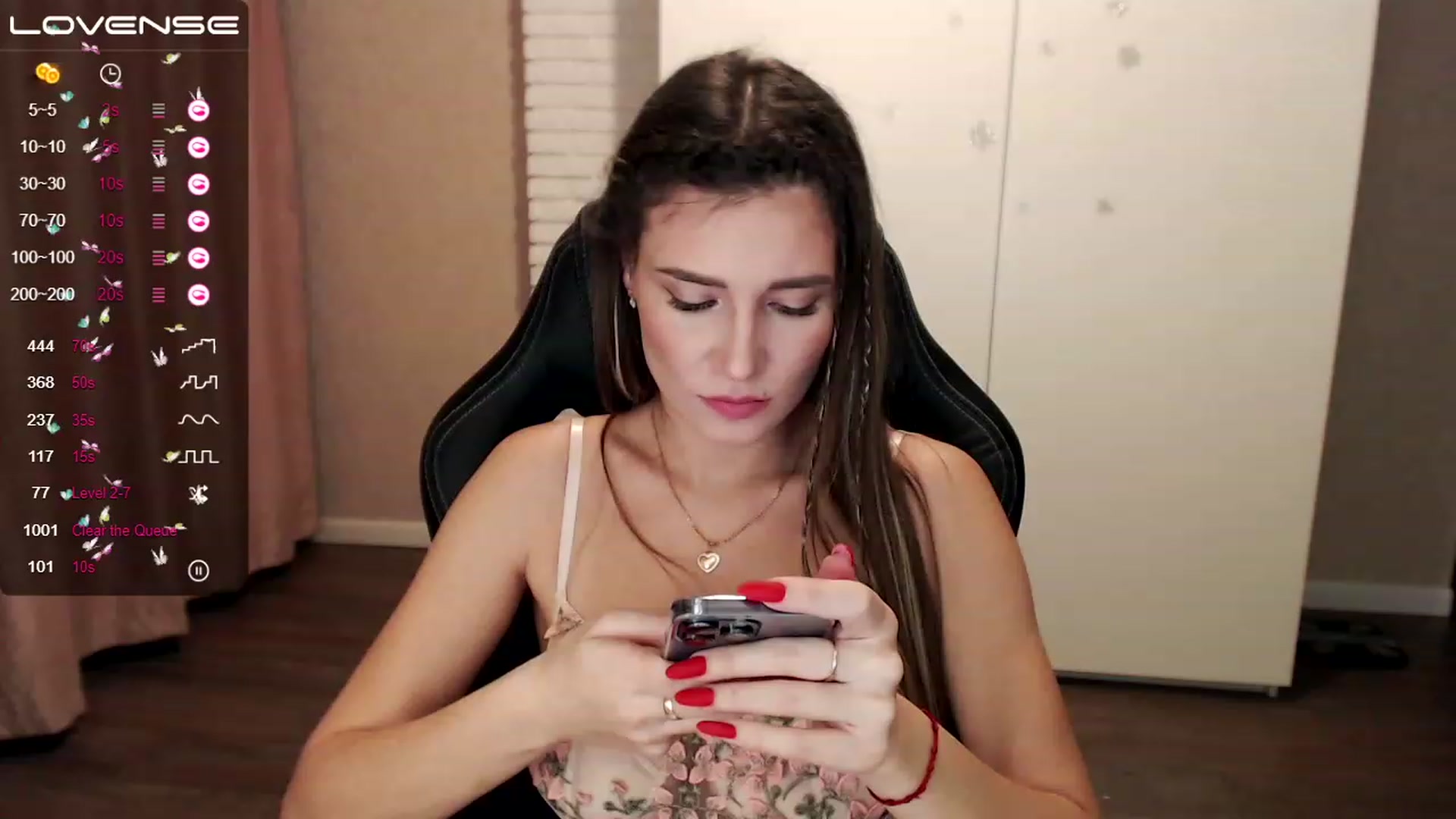 Gallery image thumbnail from HollyMollyy's myfreecams stream on, 01/27/2023, 16:22 image 8 of 20