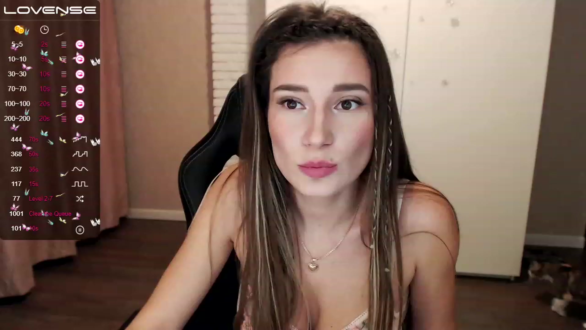 Gallery image thumbnail from HollyMollyy's myfreecams stream on, 01/27/2023, 16:22 image 11 of 20
