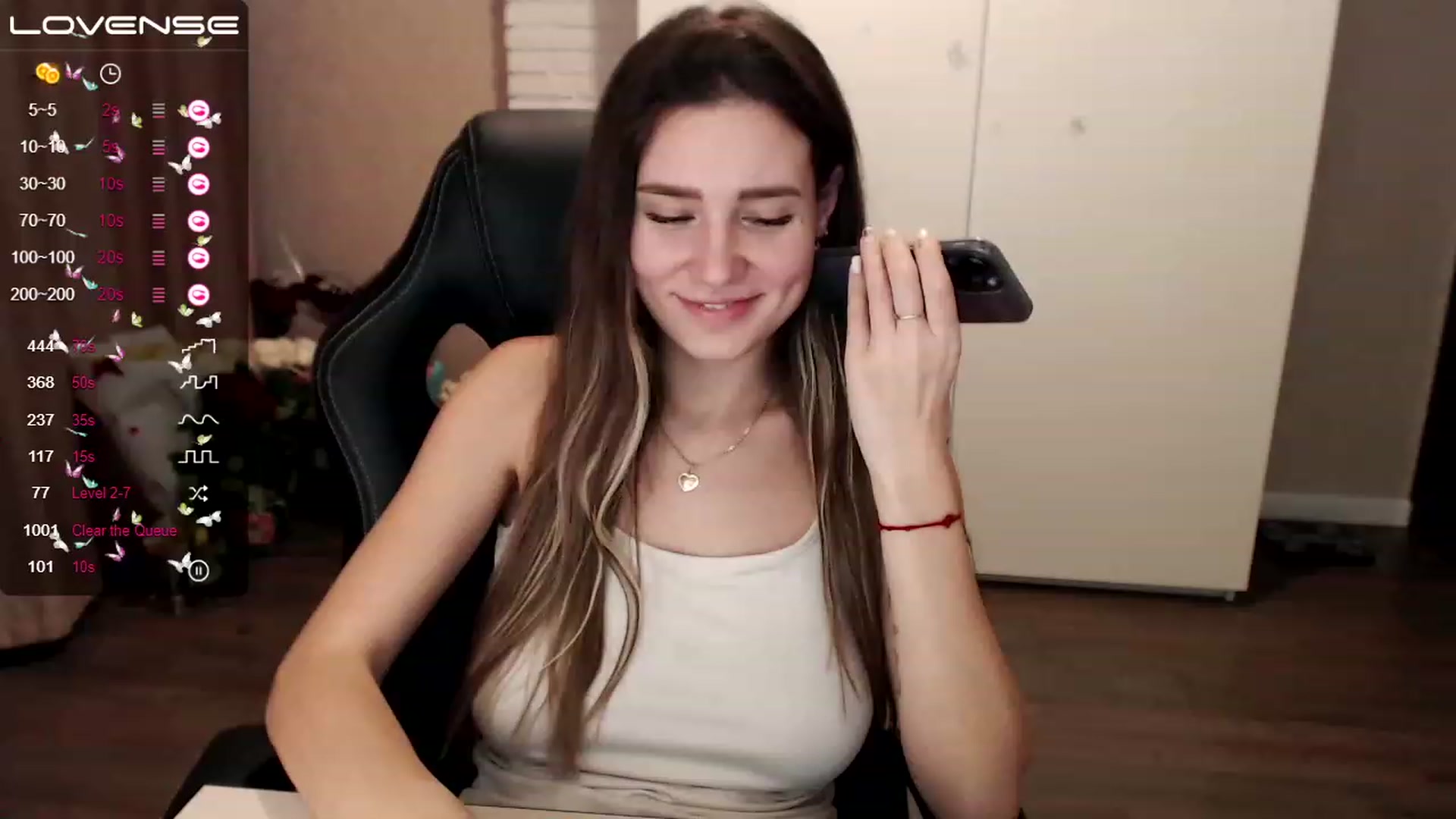 Gallery image thumbnail from HollyMollyy's myfreecams stream on, 02/09/2023, 15:31 image 3 of 20