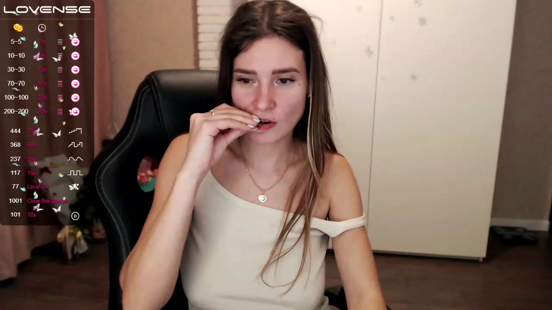 Gallery image thumbnail from HollyMollyy's myfreecams stream on, 02/12/2023, 15:26 image 13 of 20