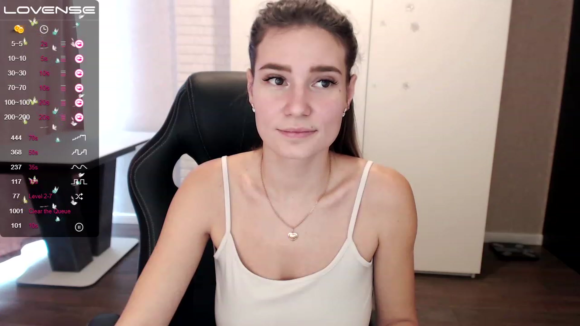 Gallery image thumbnail from HollyMollyy's myfreecams stream on, 02/22/2023, 13:02 image 10 of 20