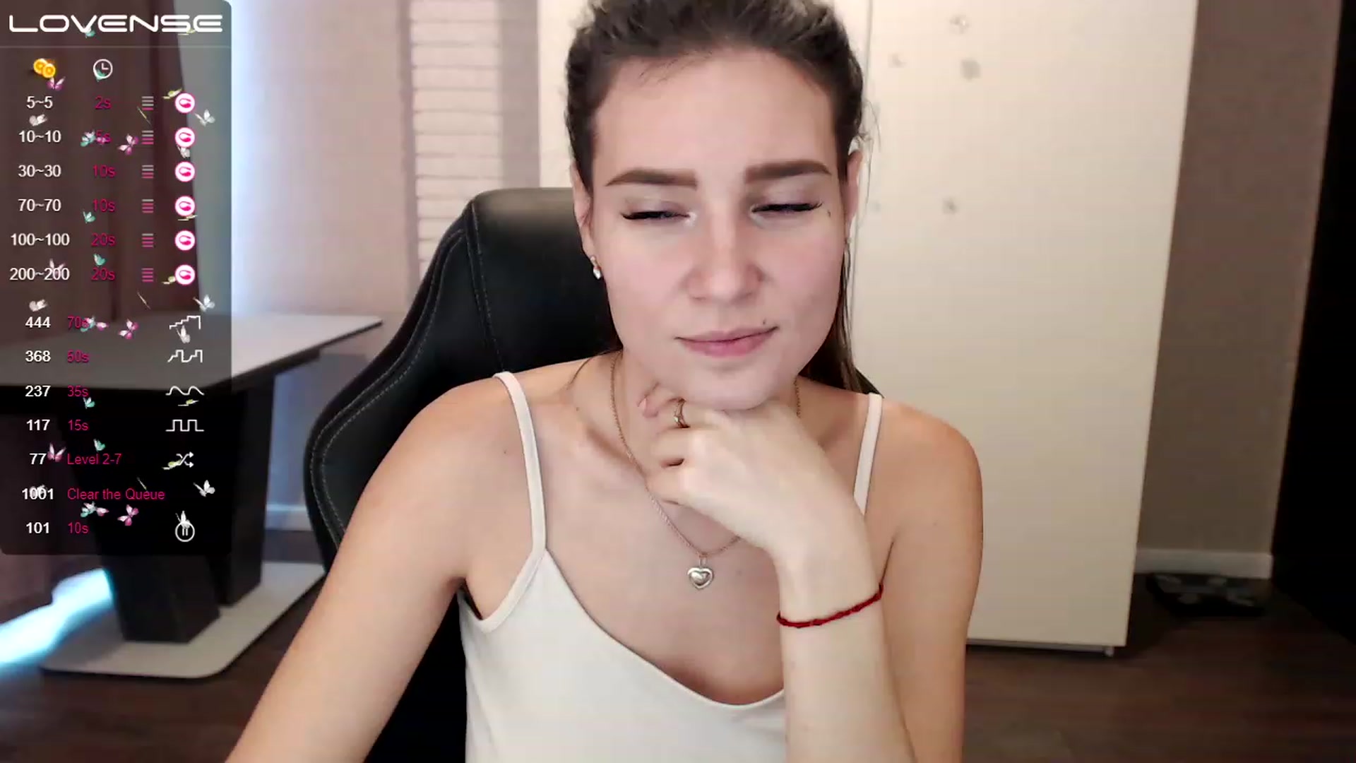 Gallery image thumbnail from HollyMollyy's myfreecams stream on, 02/22/2023, 14:06 image 7 of 20