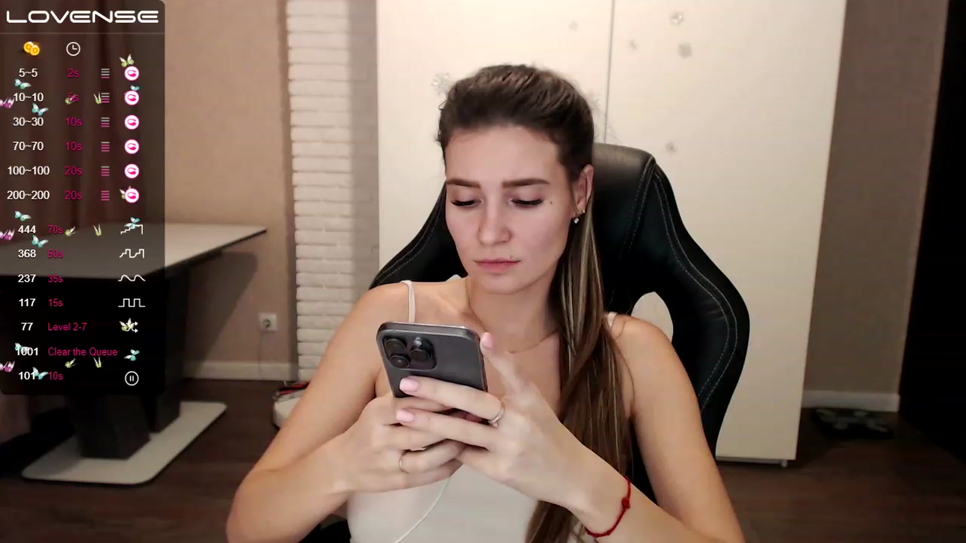 Gallery image thumbnail from HollyMollyy's myfreecams stream on, 02/22/2023, 17:52 image 19 of 20