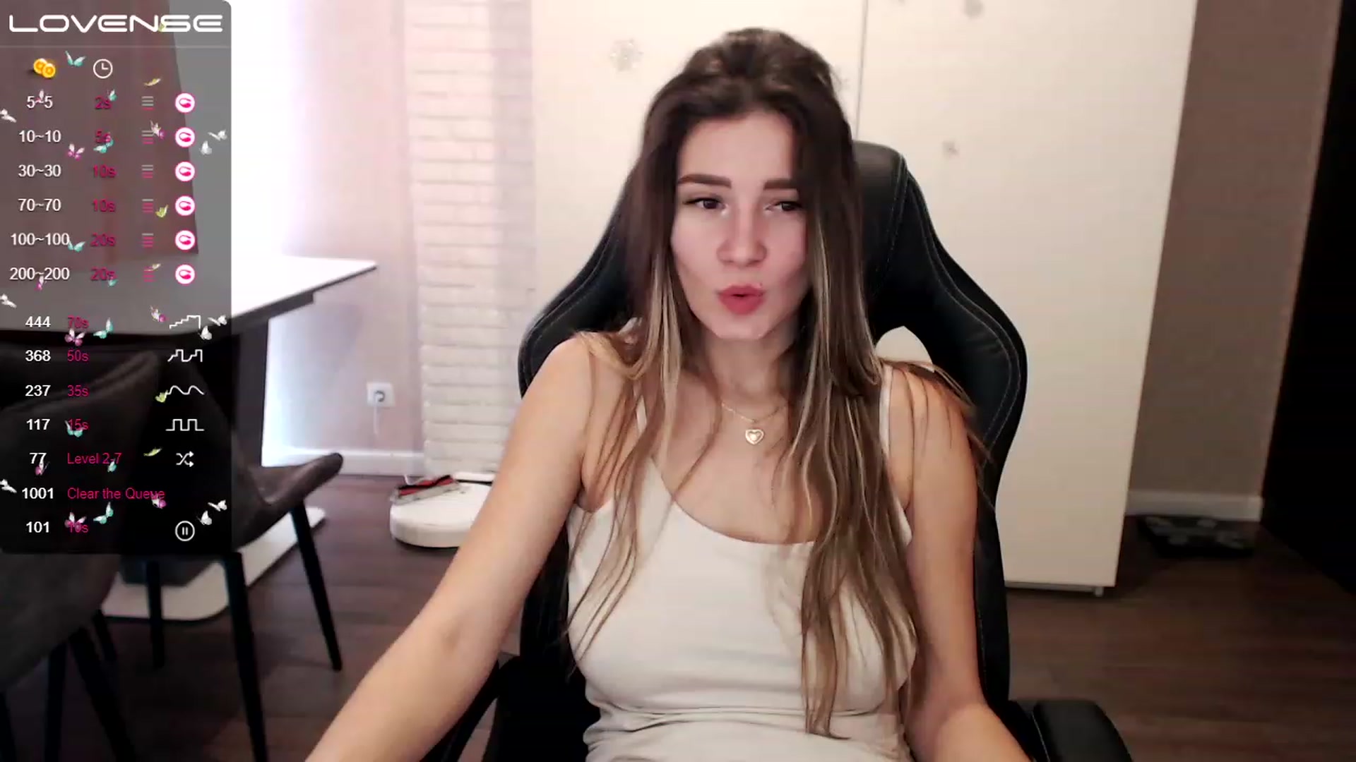 Gallery image thumbnail from HollyMollyy's myfreecams stream on, 02/23/2023, 04:58 image 16 of 20