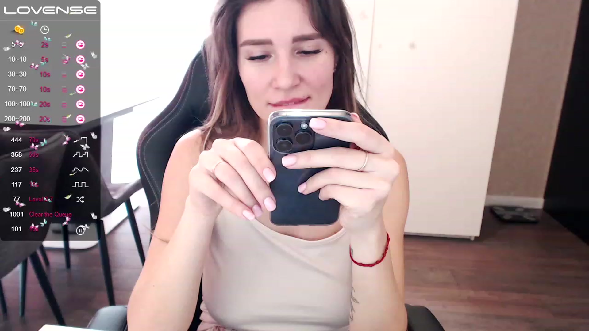 Gallery image thumbnail from HollyMollyy's myfreecams stream on, 02/23/2023, 06:33 image 10 of 20