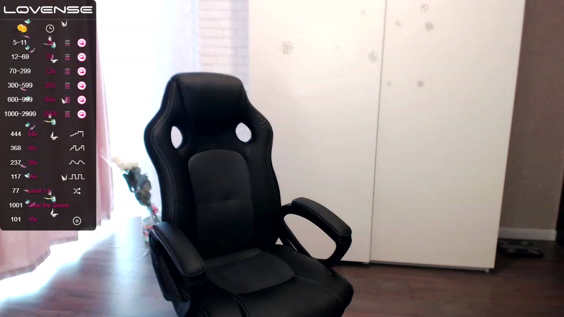 Gallery image thumbnail from HollyMollyy's myfreecams stream on, 03/10/2023, 08:17 image 10 of 20
