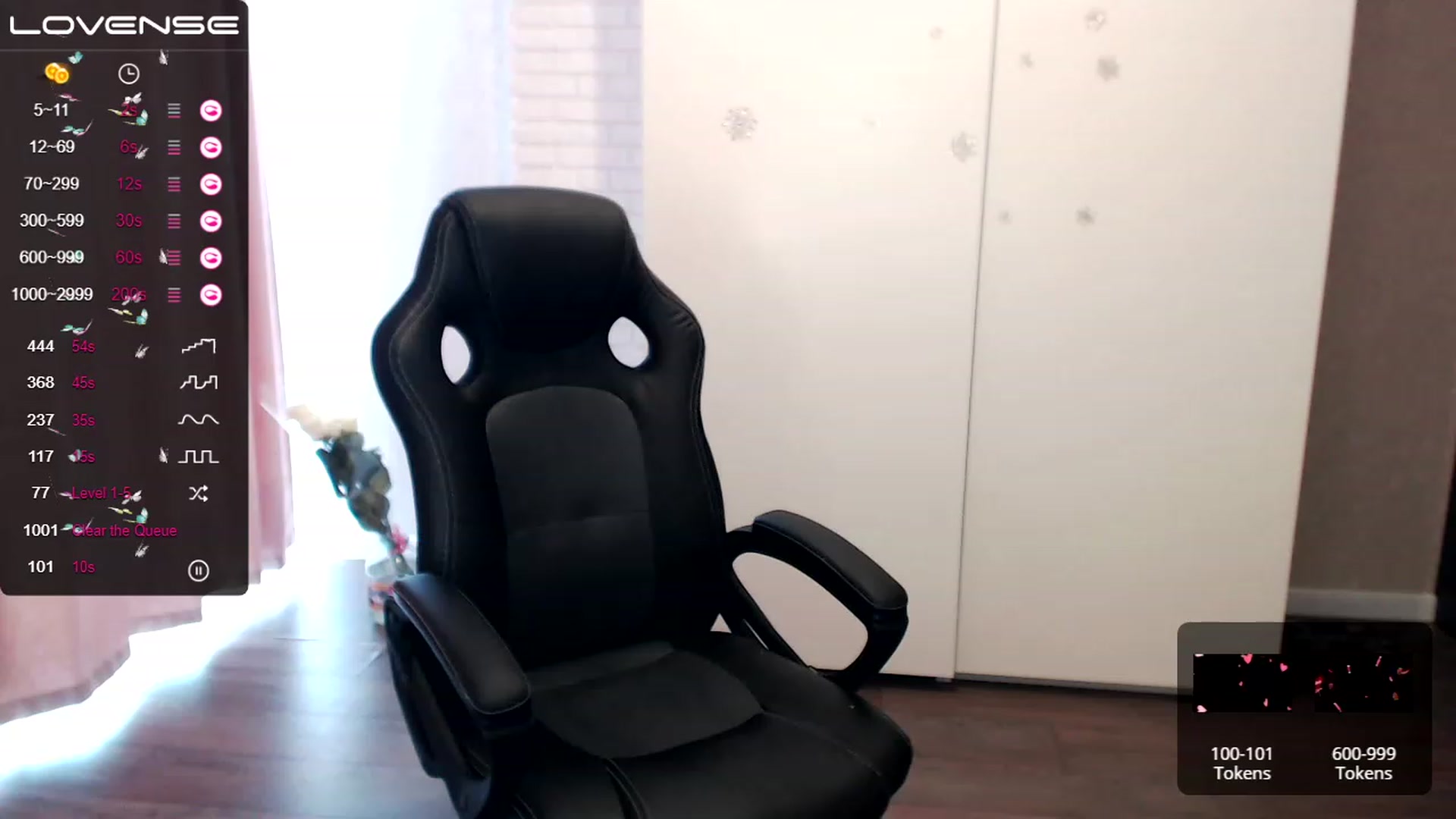 Gallery image thumbnail from HollyMollyy's myfreecams stream on, 03/10/2023, 08:17 image 12 of 20