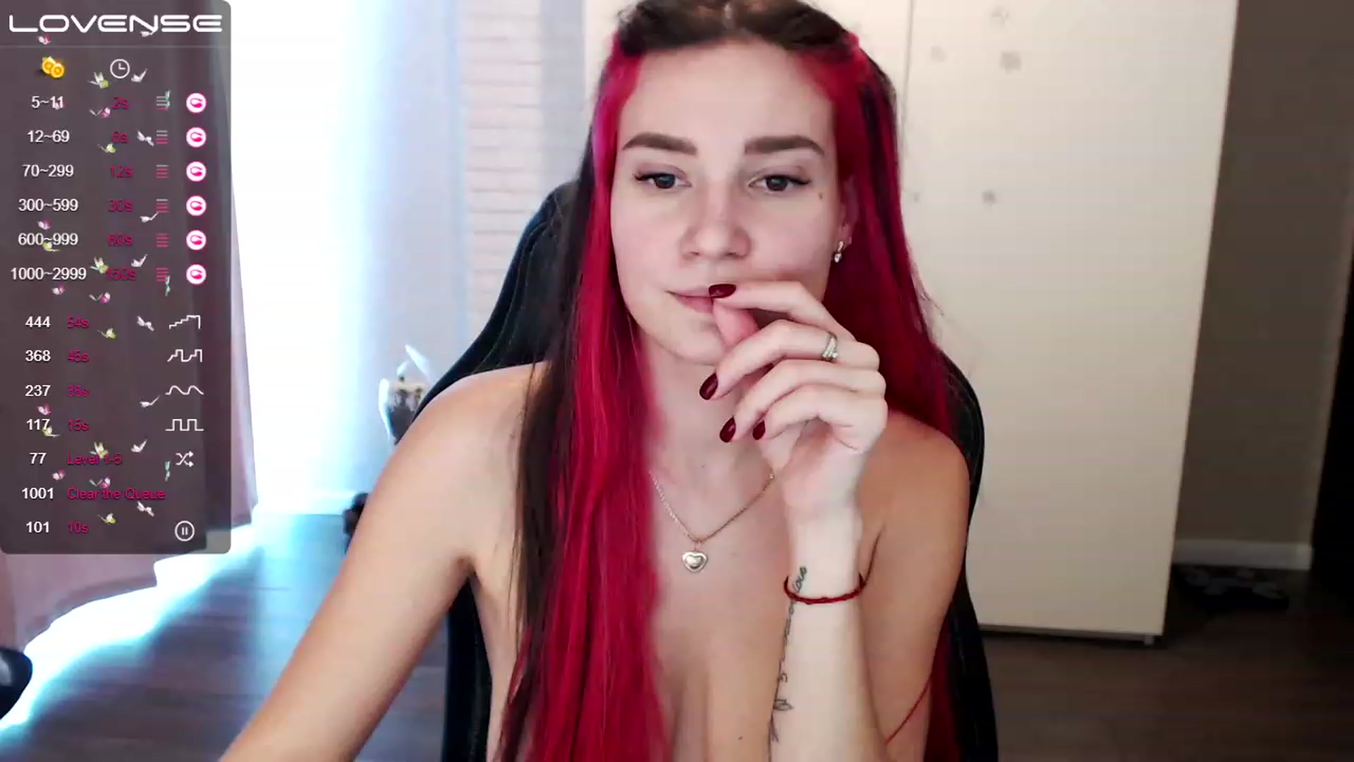 Gallery image thumbnail from HollyMollyy's myfreecams stream on, 03/14/2023, 12:16 image 16 of 20