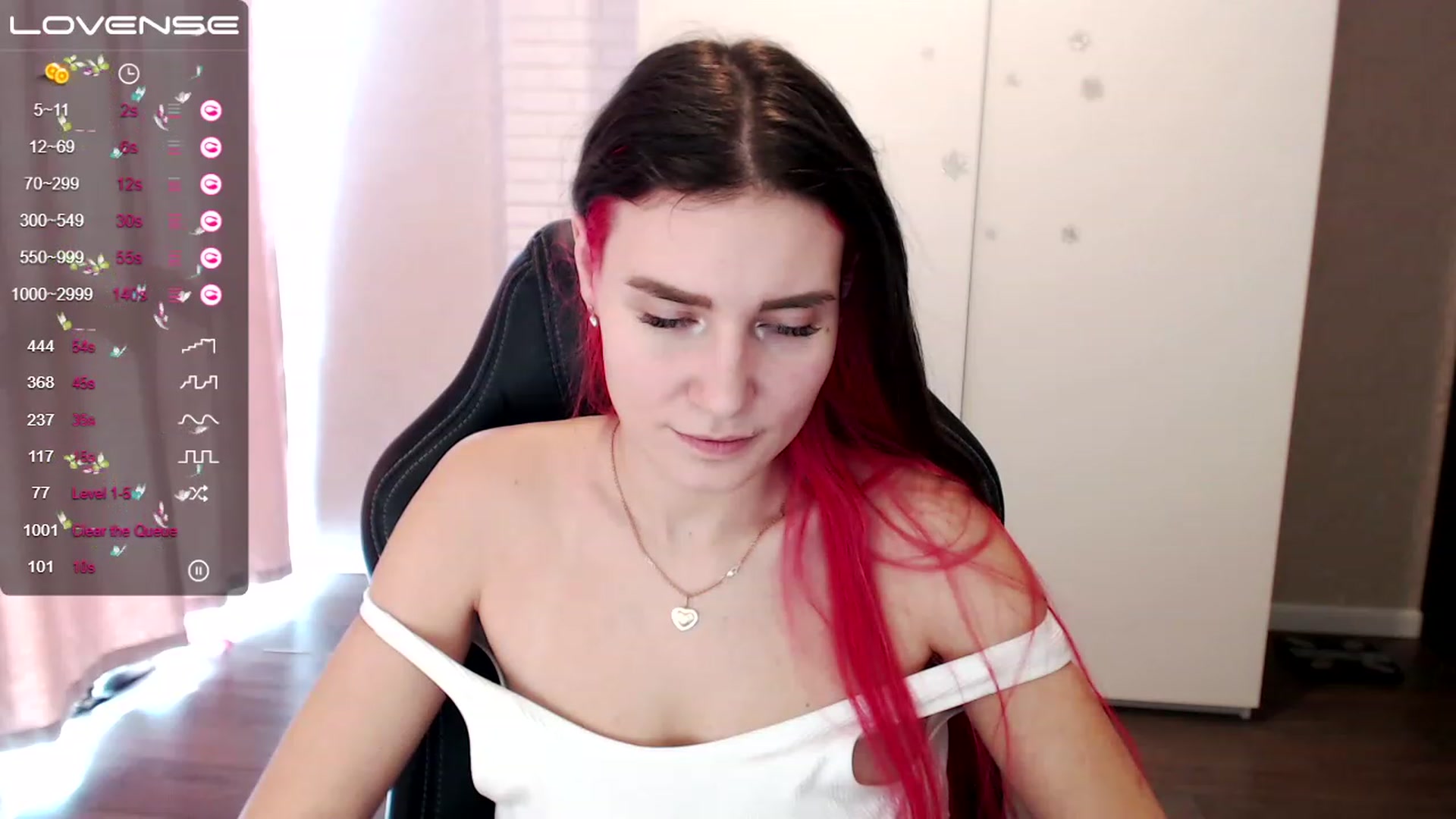 Gallery image thumbnail from HollyMollyy's myfreecams stream on, 03/15/2023, 11:45 image 10 of 20