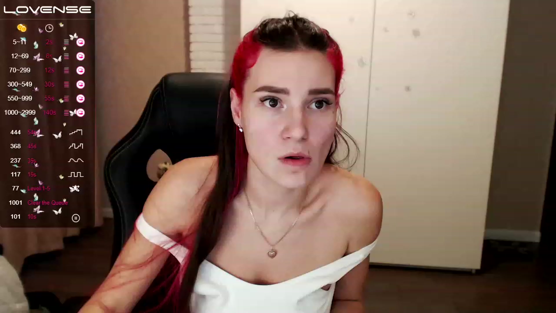 Gallery image thumbnail from HollyMollyy's myfreecams stream on, 03/15/2023, 15:32 image 17 of 20
