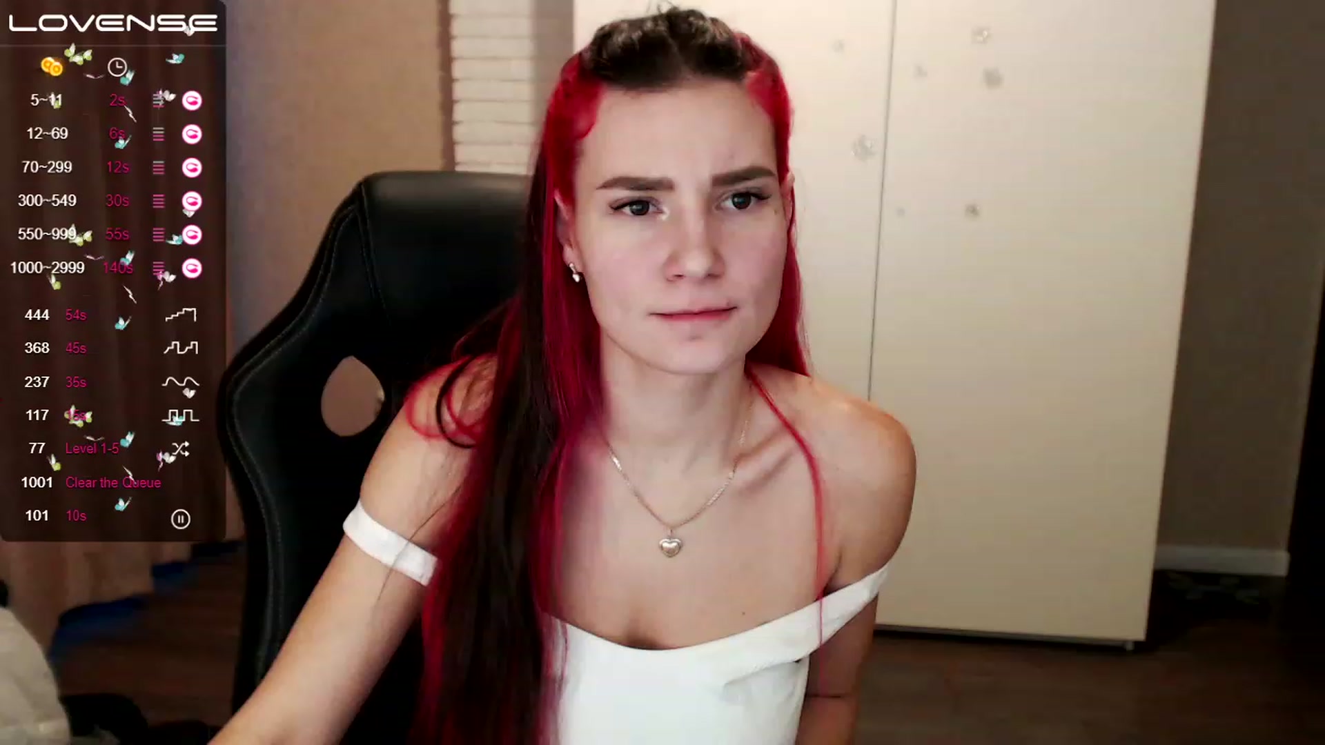 Gallery image thumbnail from HollyMollyy's myfreecams stream on, 03/15/2023, 15:32 image 10 of 20