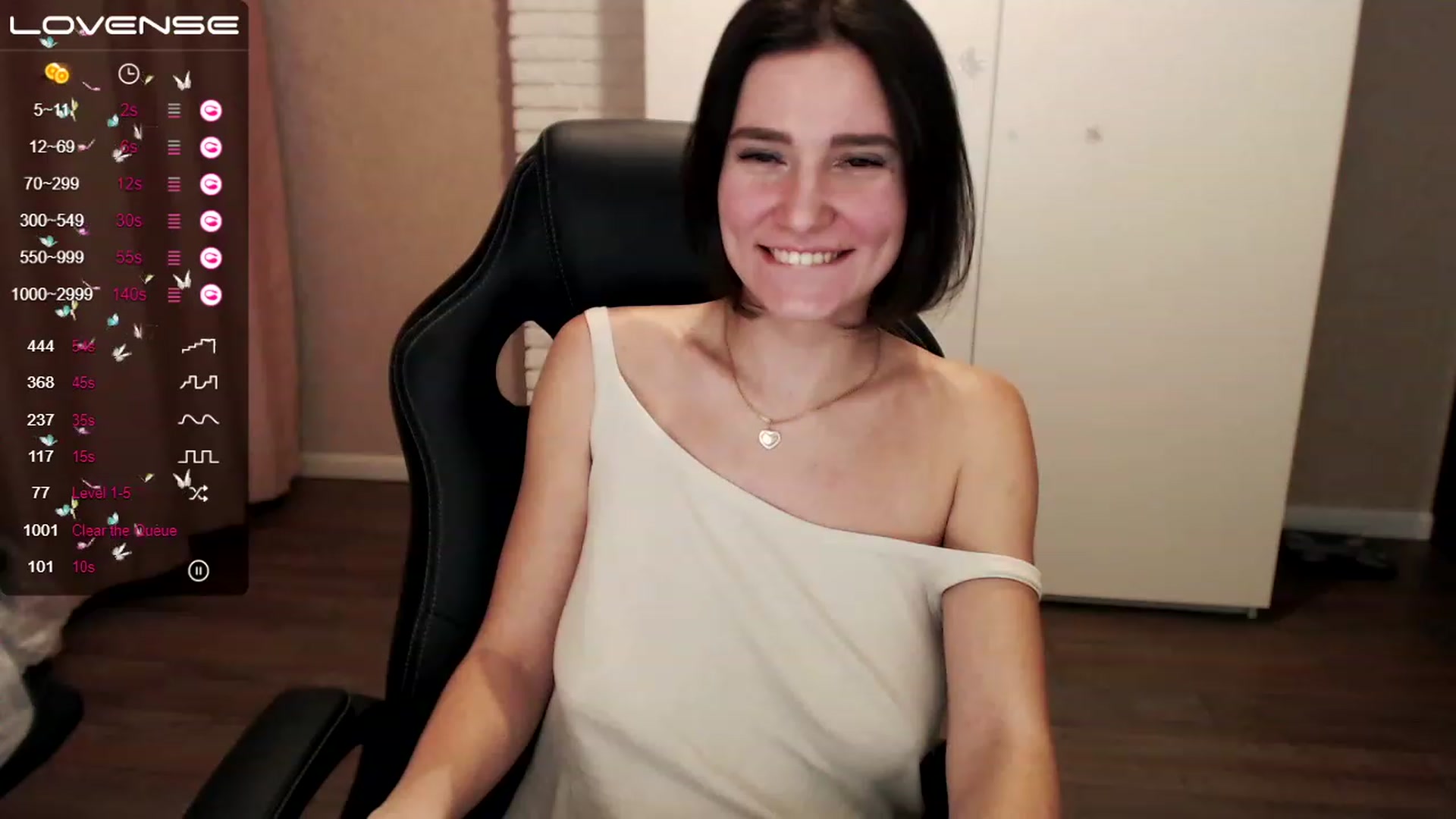Gallery image thumbnail from HollyMollyy's myfreecams stream on, 03/19/2023, 18:13 image 12 of 20