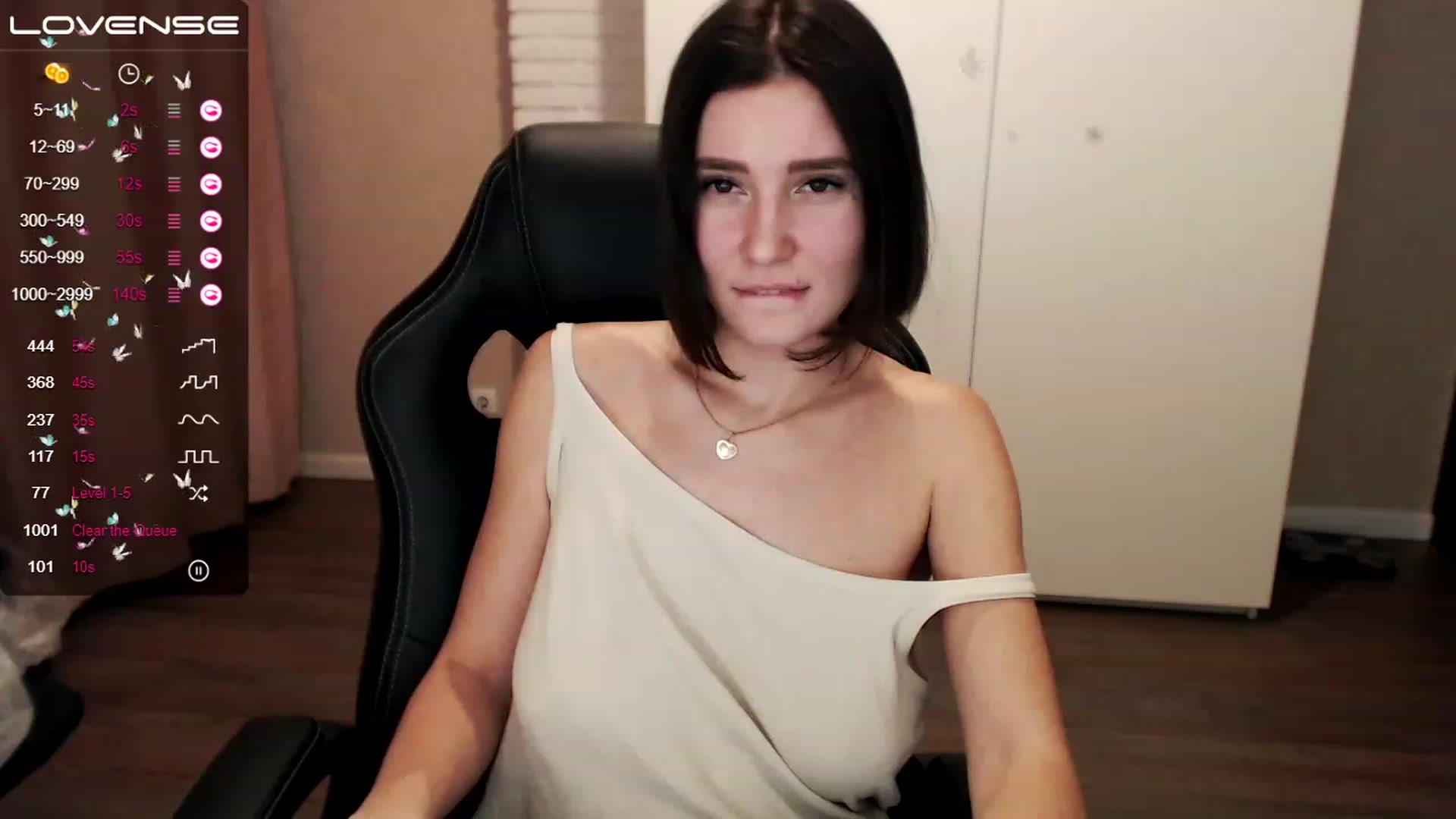 Gallery image thumbnail from HollyMollyy's myfreecams stream on, 03/19/2023, 18:13 image 9 of 20