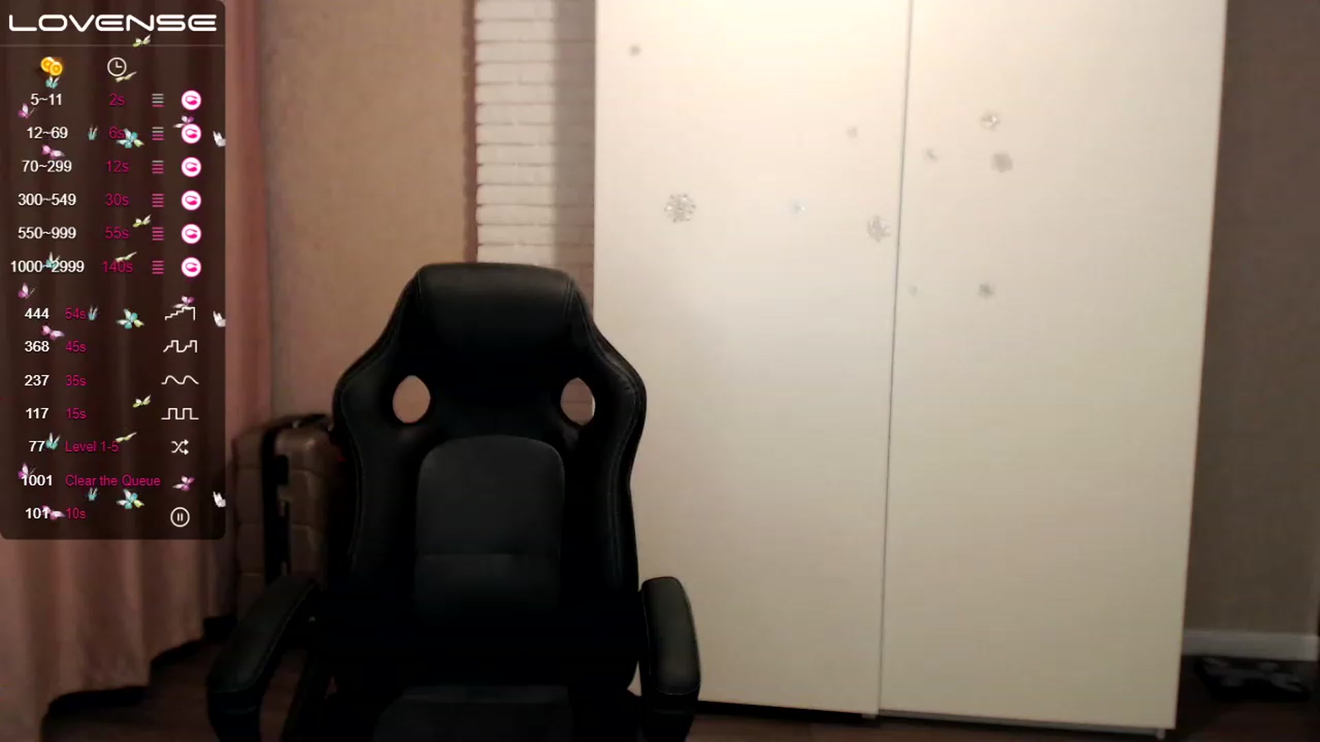 Gallery image thumbnail from HollyMollyy's myfreecams stream on, 03/22/2023, 18:57 image 13 of 20