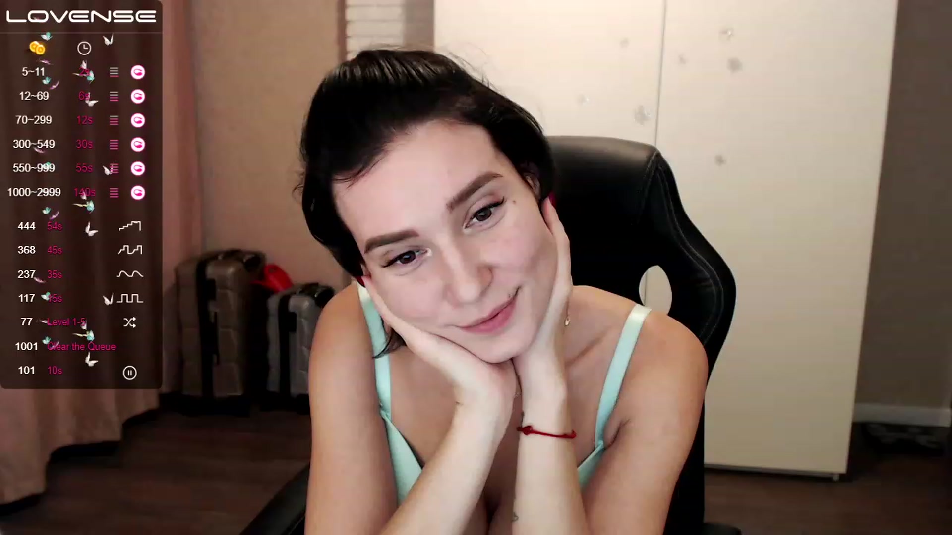 Gallery image thumbnail from HollyMollyy's myfreecams stream on, 03/22/2023, 18:57 image 4 of 20
