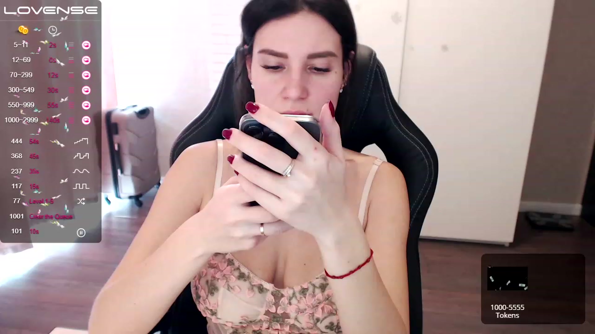 Gallery image thumbnail from HollyMollyy's myfreecams stream on, 03/23/2023, 08:45 image 18 of 20