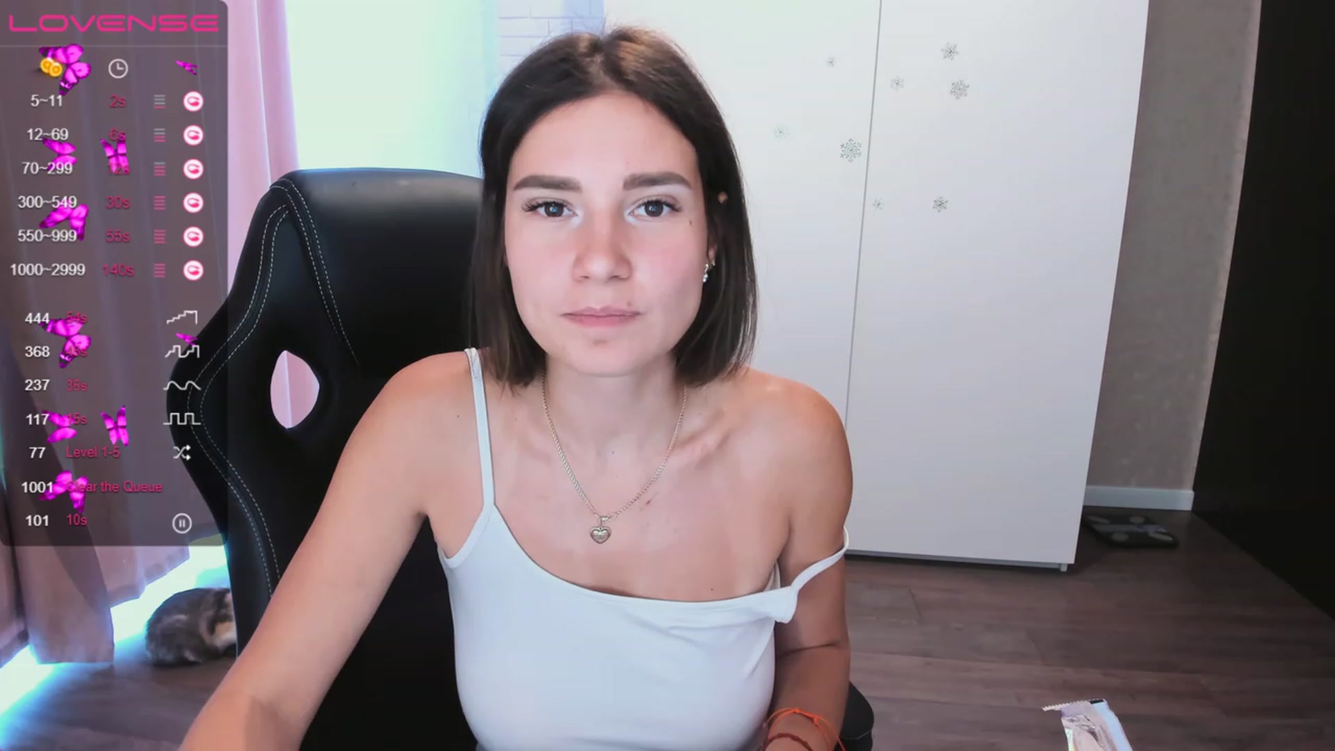 Gallery image thumbnail from HollyMollyy's myfreecams stream on, 04/15/2023, 13:22 image 15 of 20