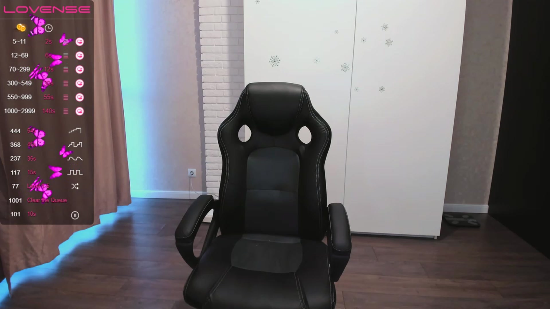 Gallery image thumbnail from HollyMollyy's myfreecams stream on, 04/15/2023, 15:52 image 16 of 20