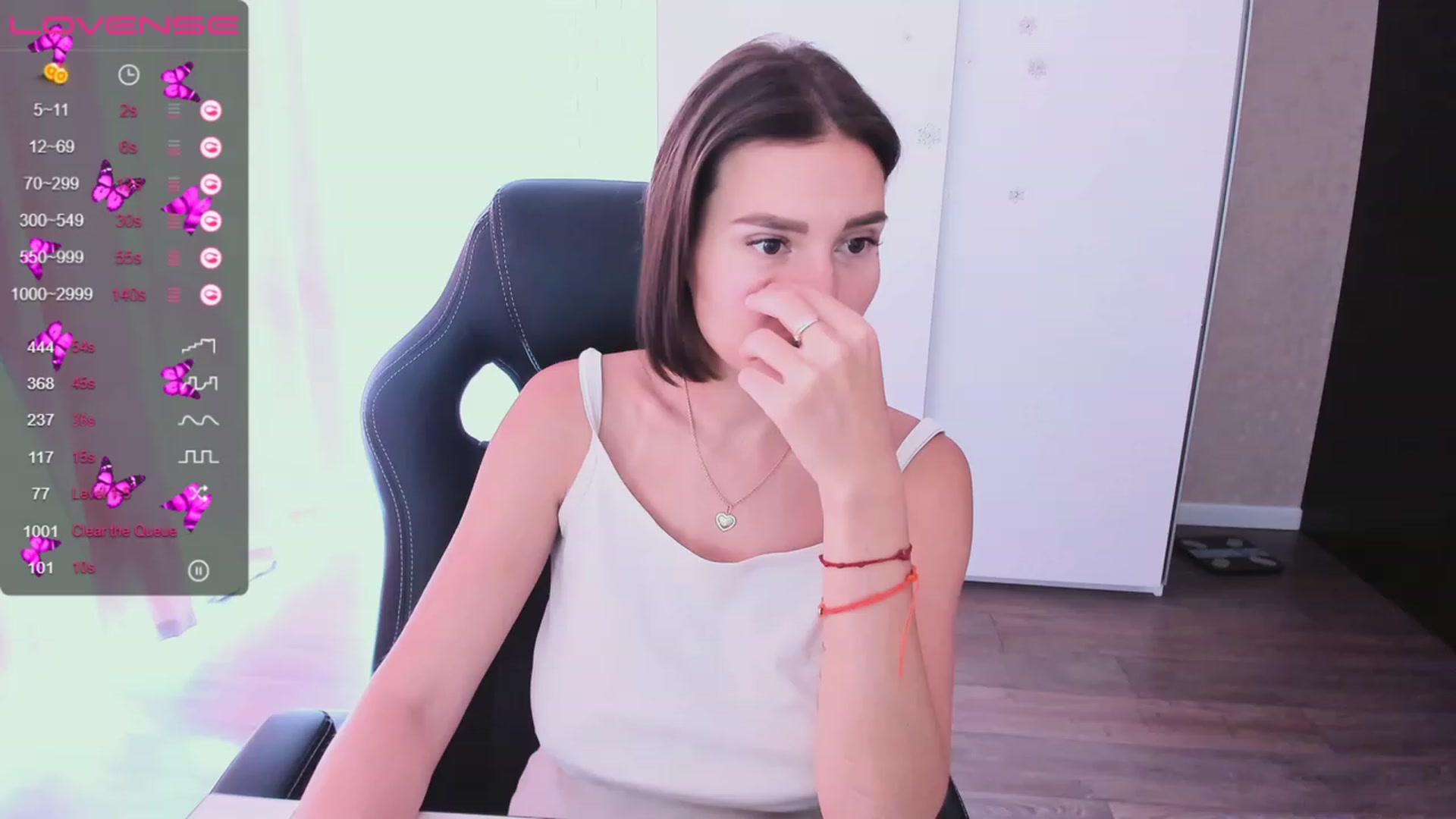 Gallery image thumbnail from HollyMollyy's myfreecams stream on, 04/19/2023, 10:34 image 3 of 20