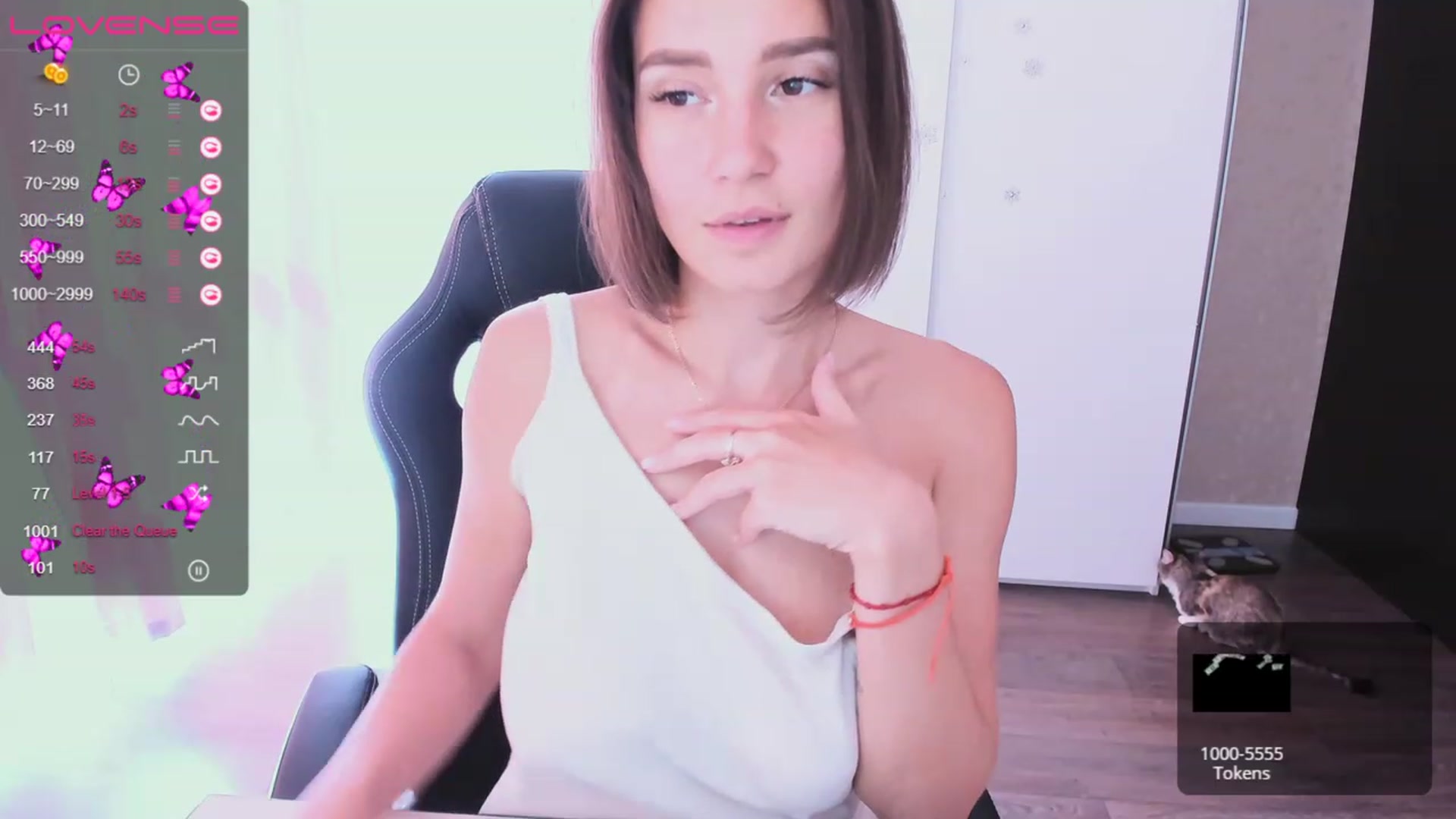 Gallery image thumbnail from HollyMollyy's myfreecams stream on, 04/19/2023, 10:34 image 13 of 20