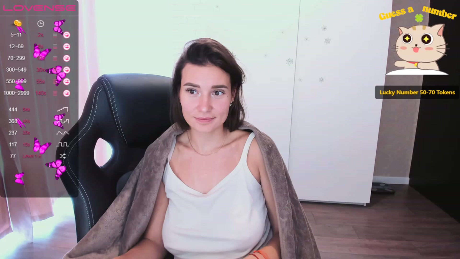 Gallery image thumbnail from HollyMollyy's myfreecams stream on, 04/20/2023, 04:34 image 19 of 20