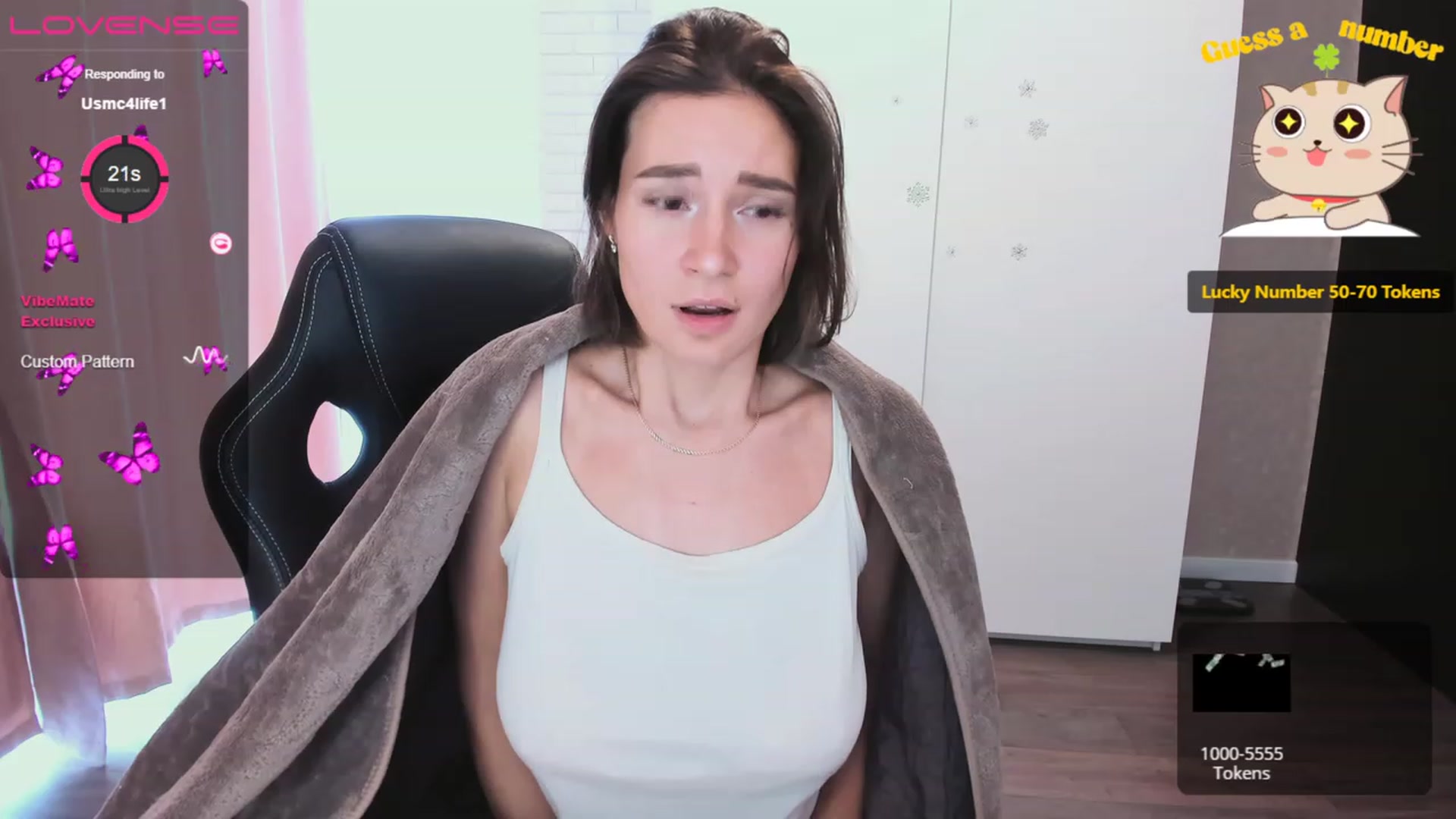 Gallery image thumbnail from HollyMollyy's myfreecams stream on, 04/20/2023, 04:34 image 9 of 20